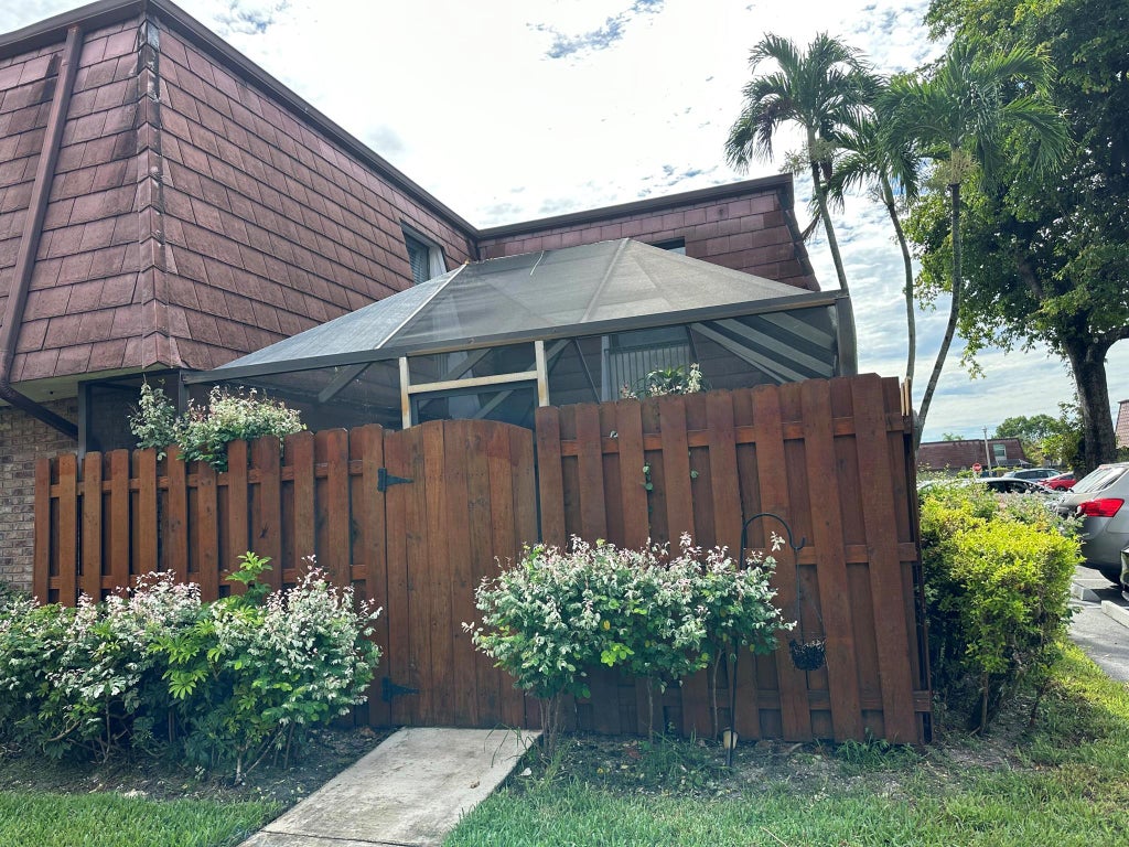 Photo of 7754 W Courtyard Run W, Boca Raton, FL 33433 (MLS # R10902941)