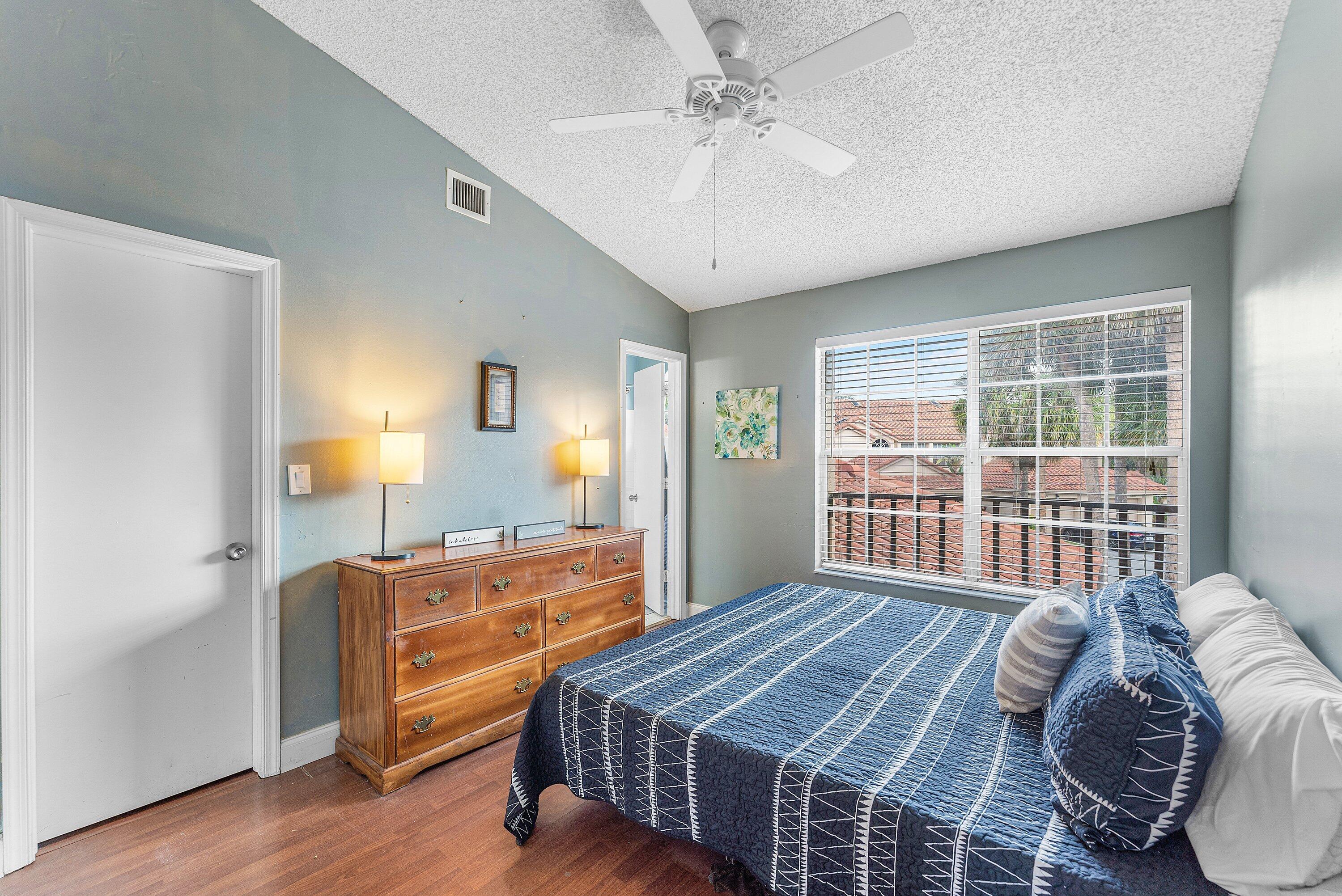 CYPRESS GLEN TOWNHOMES CONDO - Residential
