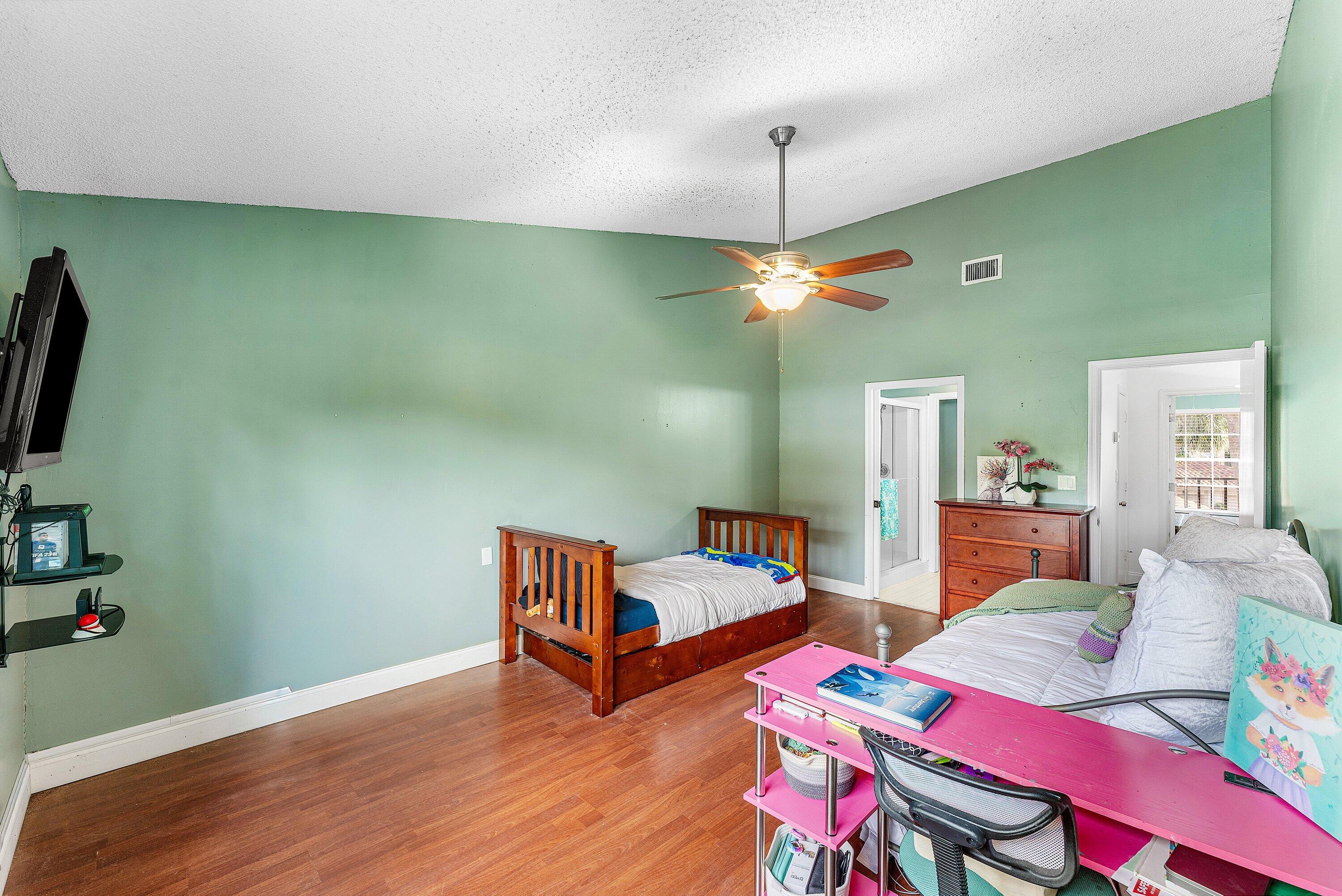 CYPRESS GLEN TOWNHOMES CONDO - Residential