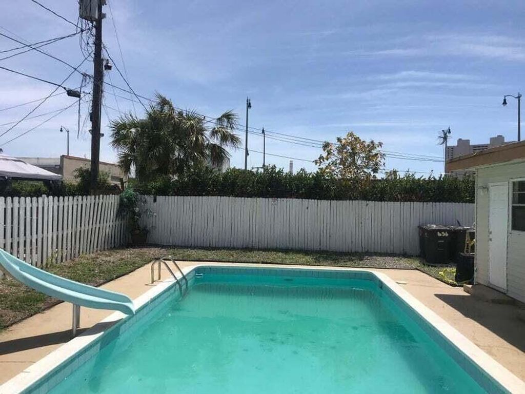 Photo of 611 53rd Street, West Palm Beach, FL 33407 (MLS # B26011173)
