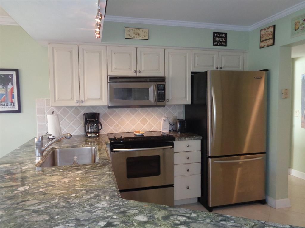 Photo of 1605 S Us Highway 1 #B206, Jupiter, FL 33477 (MLS # R10701286)