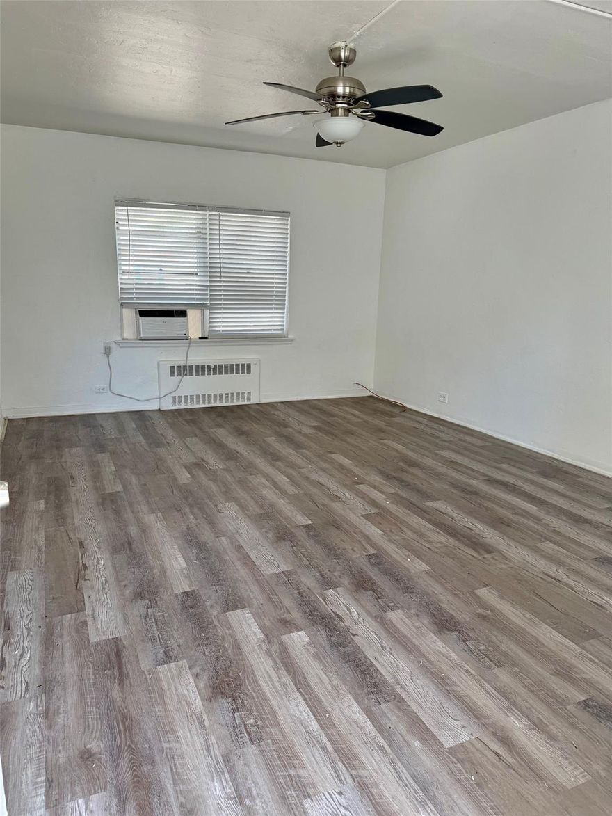 This charming studio is located just steps from the ocean in beautiful Fort Lauderdale Beach. Nestled on the barrier island, the property offers the perfect blend of coastal living and convenience — with the beach, restaurants, and nightlife all within walking distance.
Situated on the second floor, the studio features stylish grey laminate flooring, a bright kitchen with a window, and a window A/C unit for comfort. It’s the perfect setup for a single person or couple looking to enjoy the beachside lifestyle.