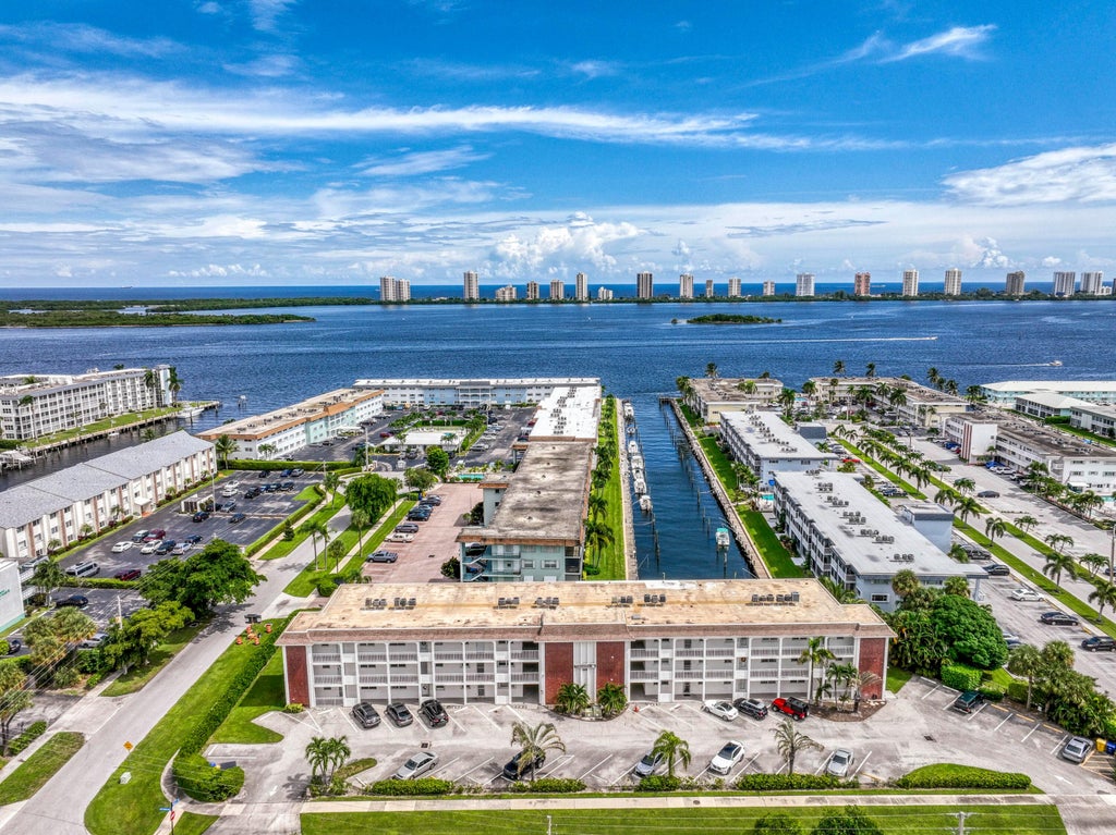 Photo of 236 Castlewood Drive #205, North Palm Beach, FL 33408 (MLS # B26087292)