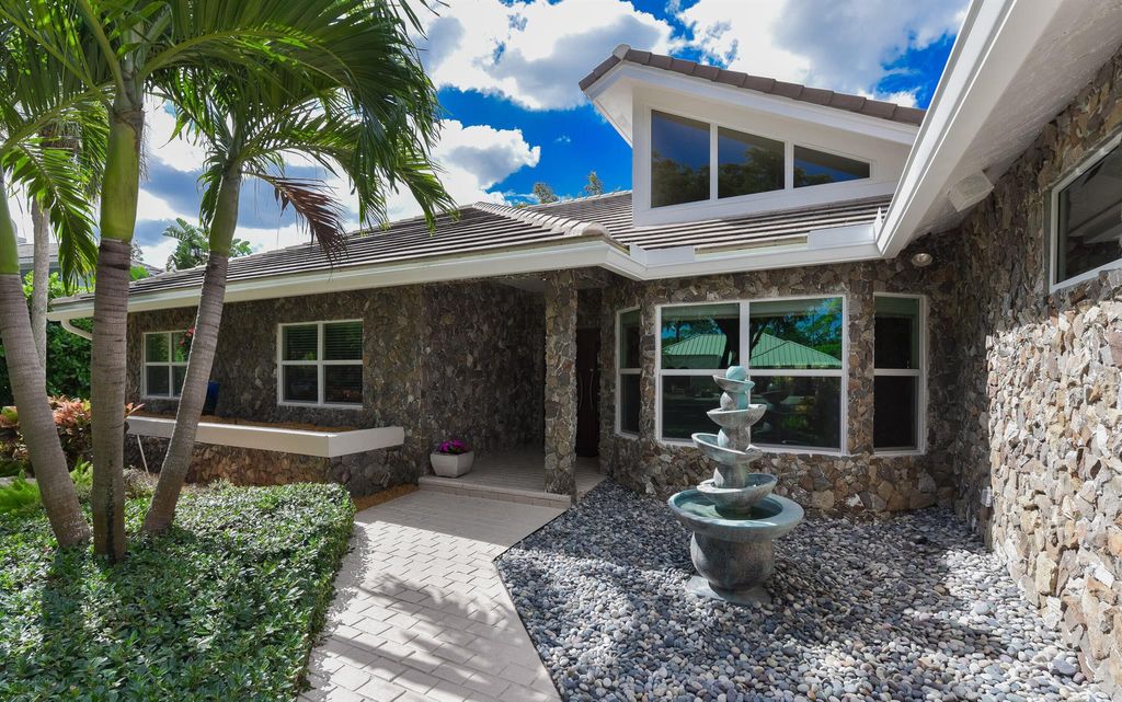 Photo of 1925 Parkside Circle S, Boca Raton, FL 33486 (MLS # R10933956)