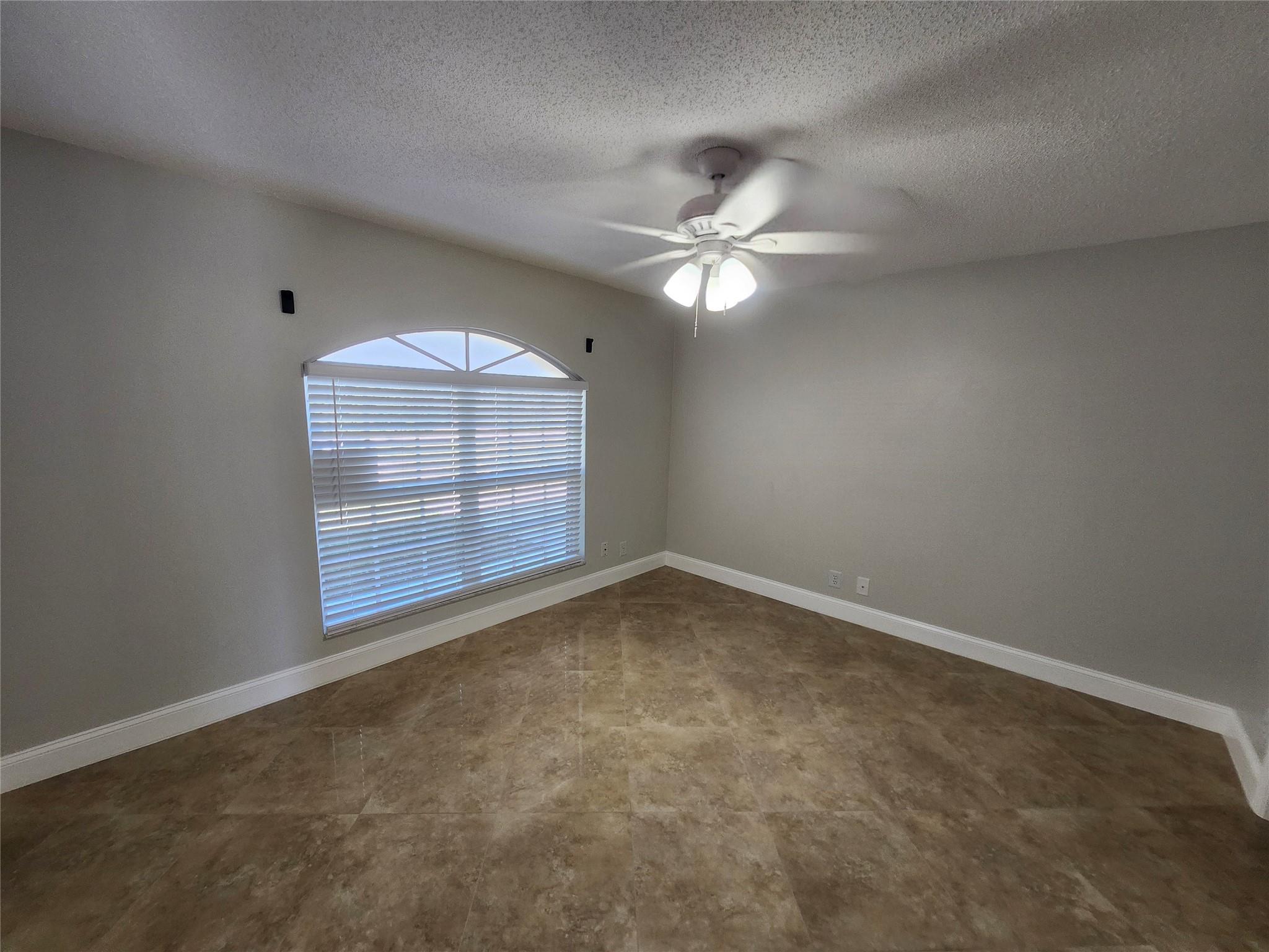 THE ACREAGE - Residential Lease