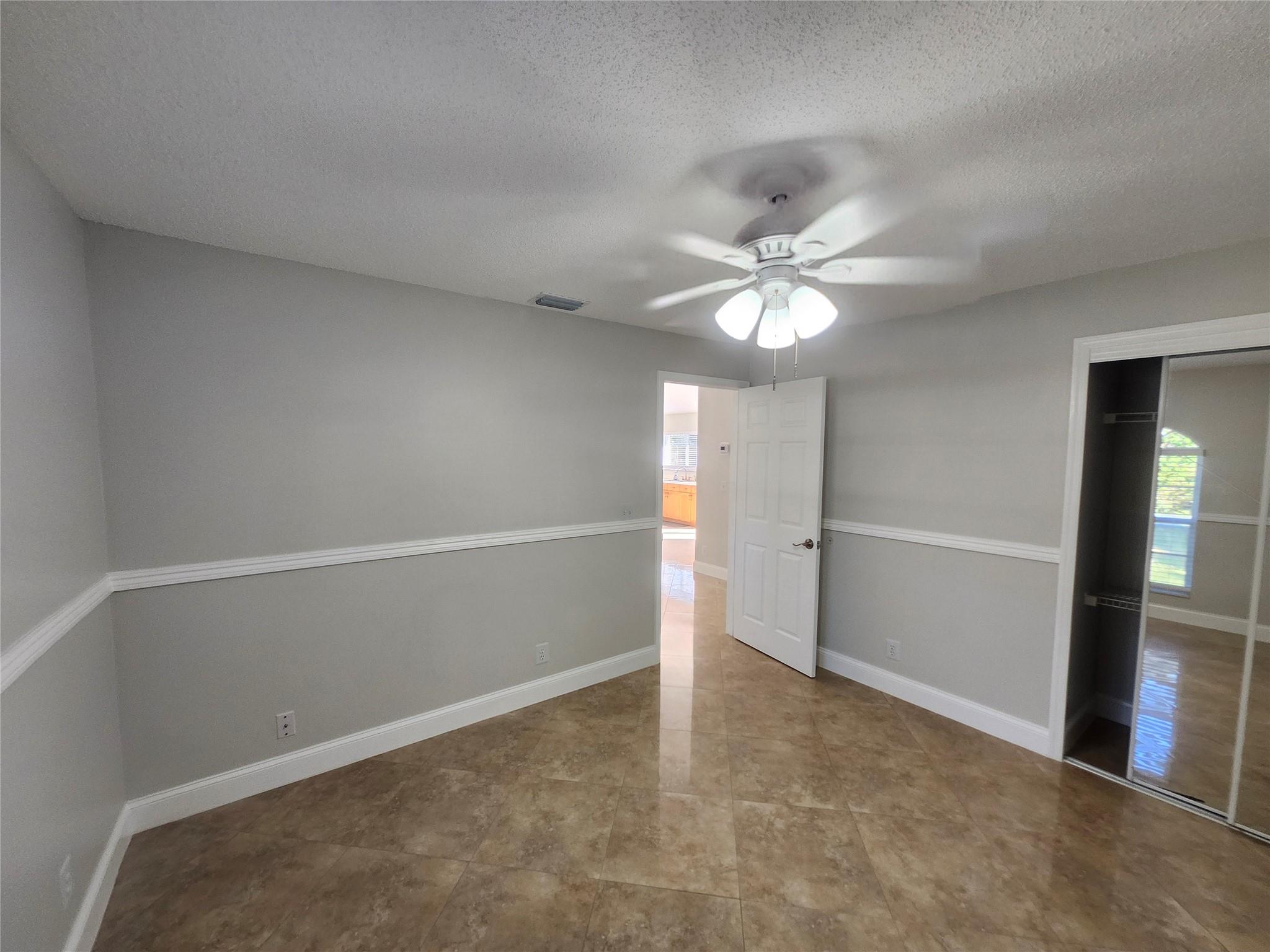 THE ACREAGE - Residential Lease