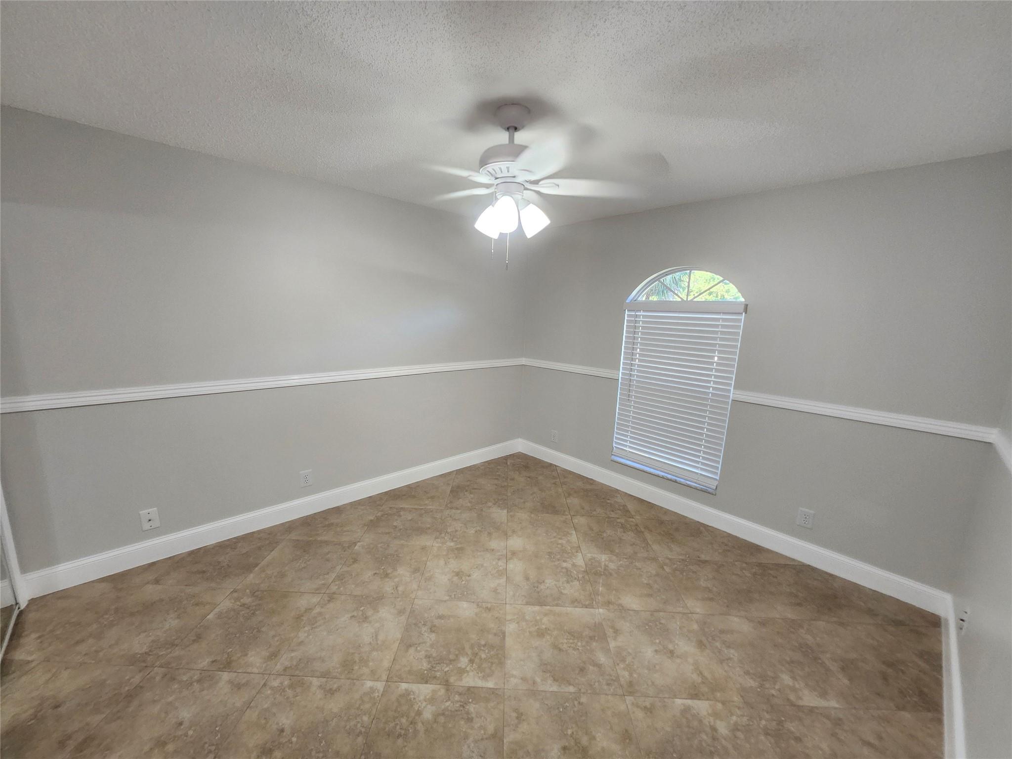 THE ACREAGE - Residential Lease