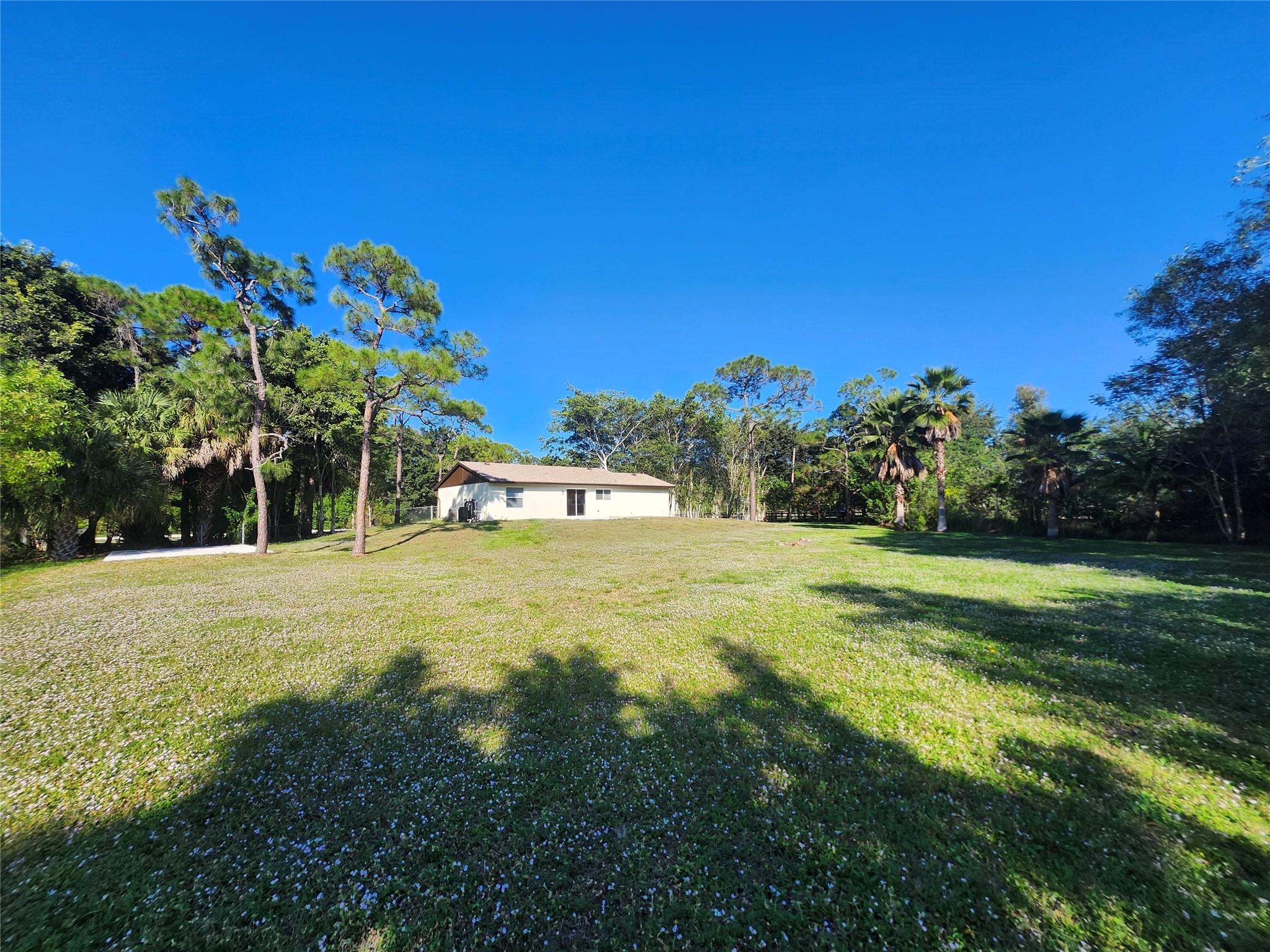 THE ACREAGE - Residential Lease