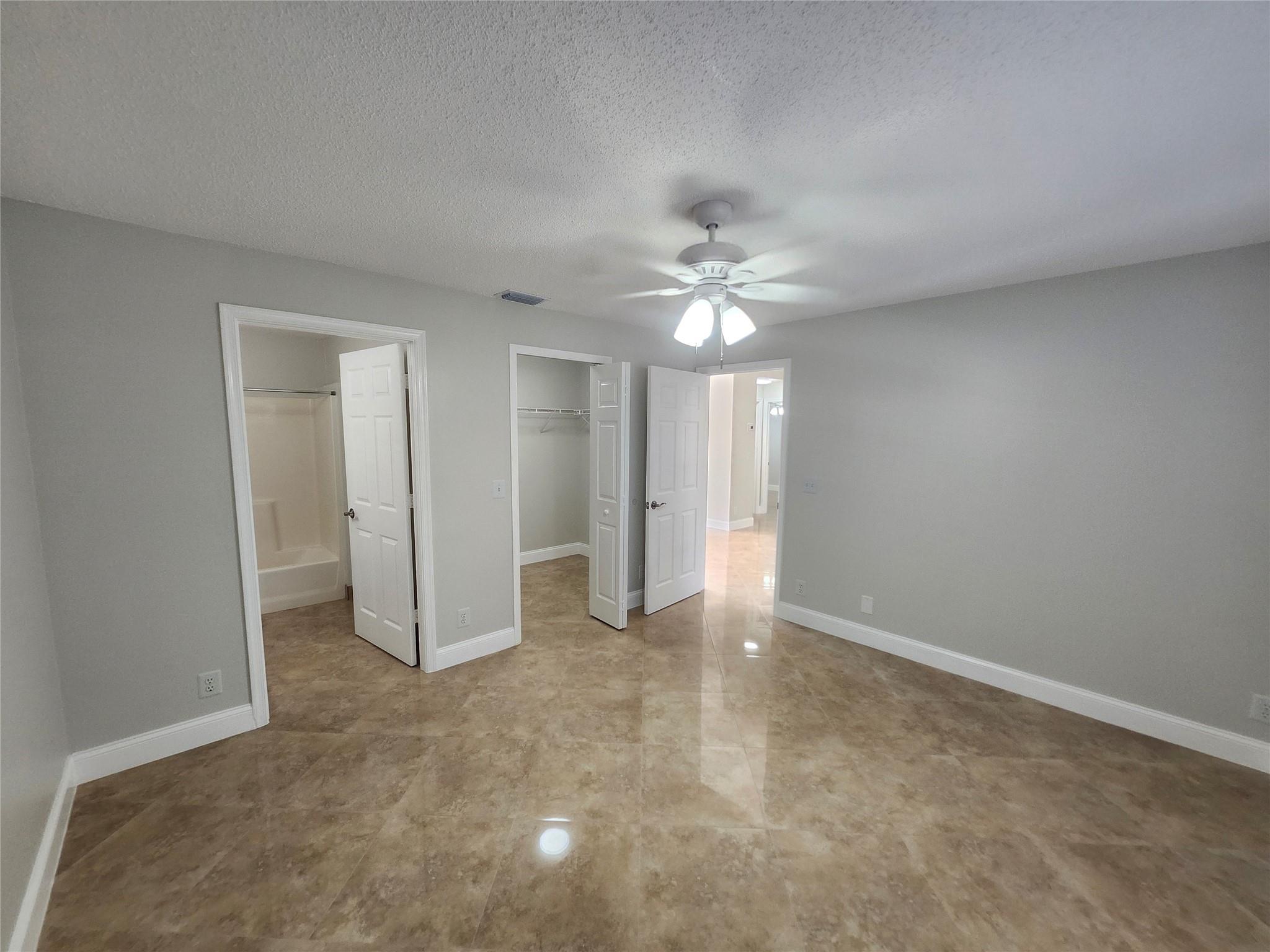 THE ACREAGE - Residential Lease