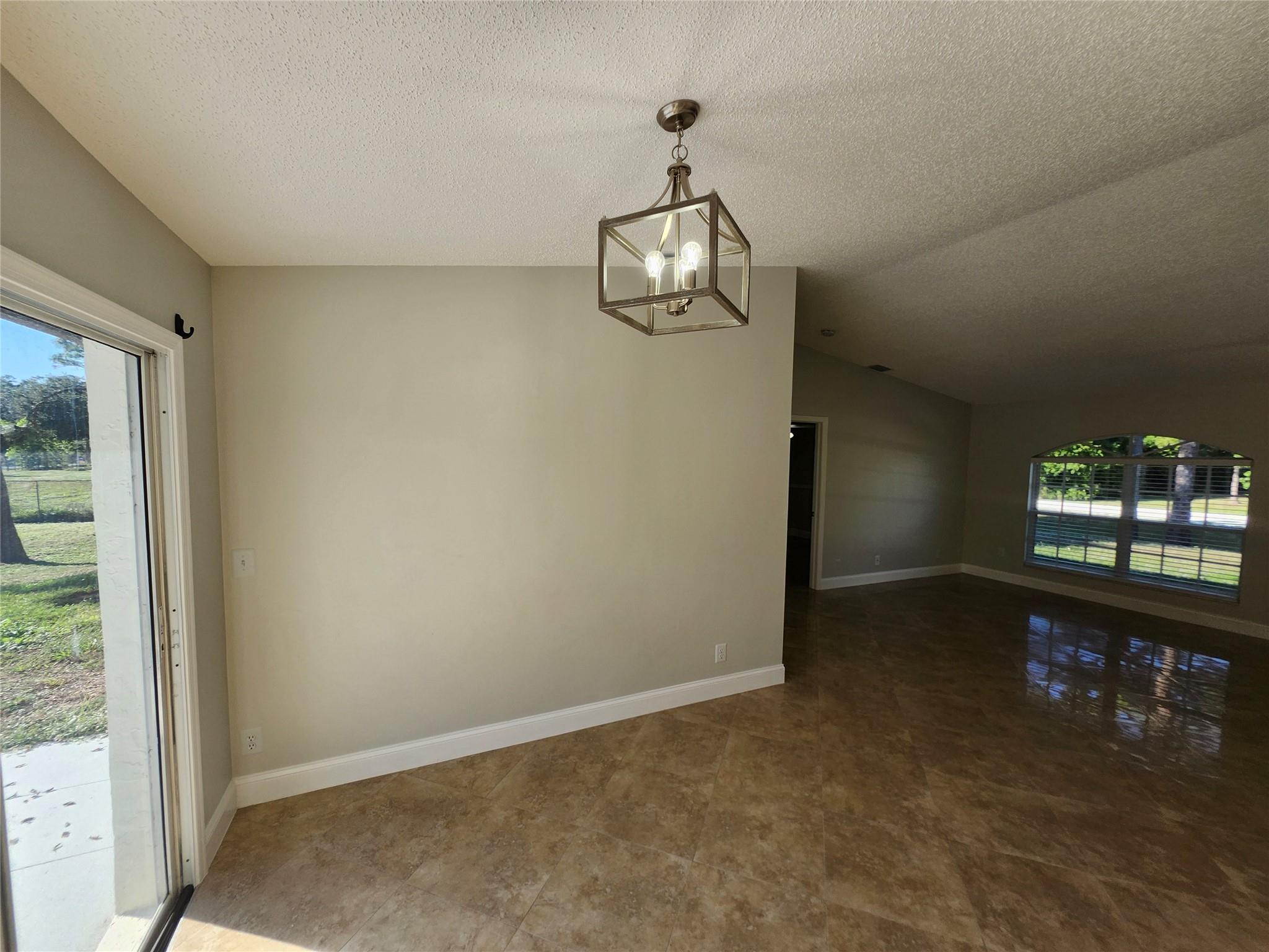 THE ACREAGE - Residential Lease