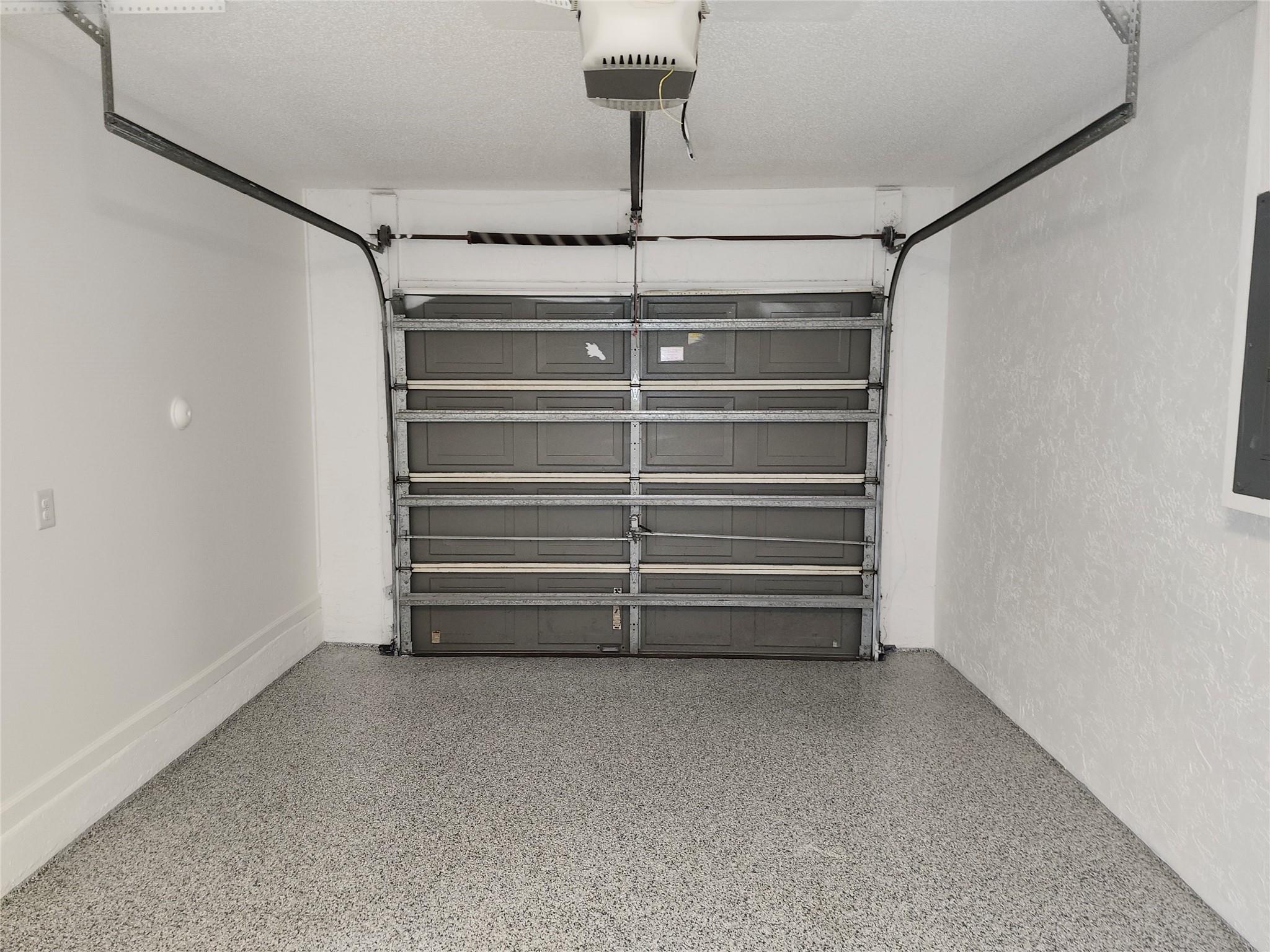 THE ACREAGE - Residential Lease