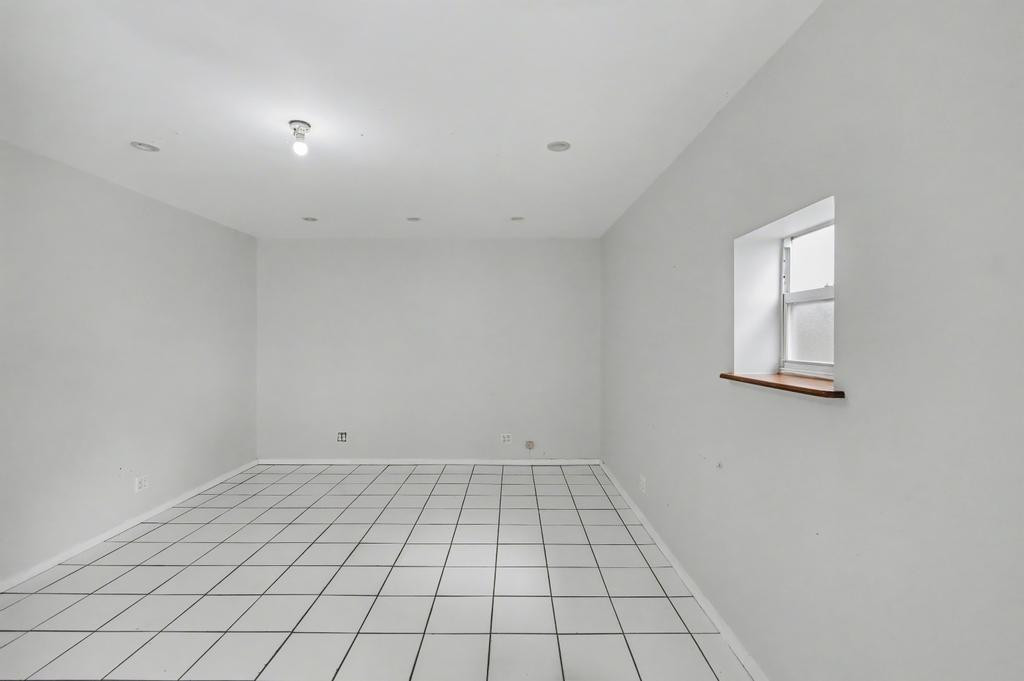 Hollywood Park 4-19 B - Residential