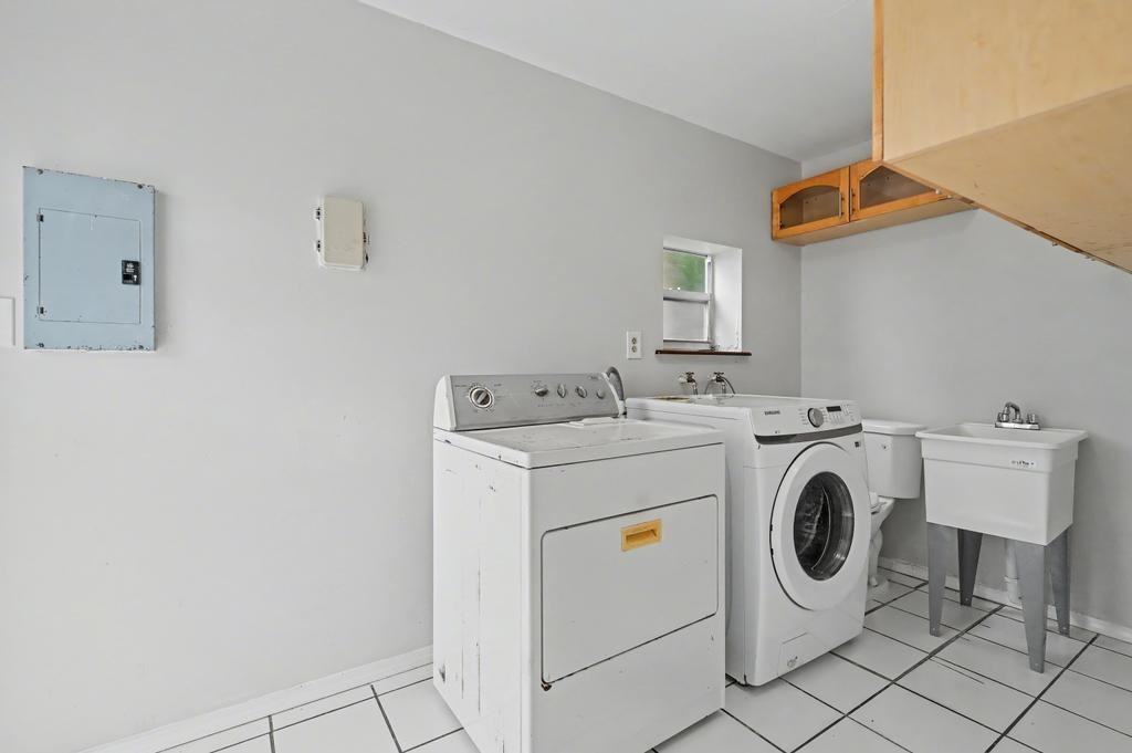 Hollywood Park 4-19 B - Residential