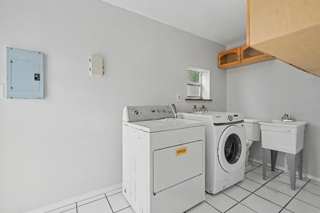 Hollywood Park 4-19 B - Residential