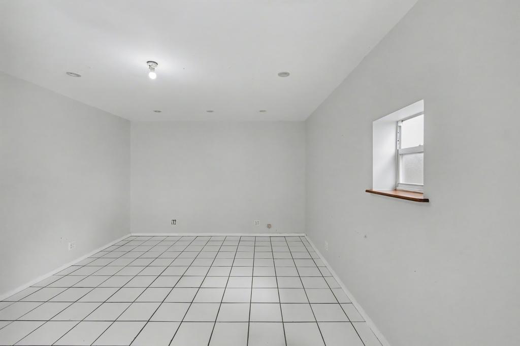 Hollywood Park 4-19 B - Residential