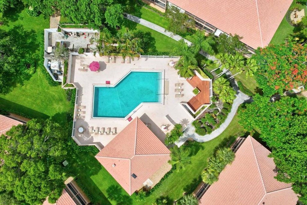 Photo of 618 Brackenwood Cove, Palm Beach Gardens, FL 33418 (MLS # R11123921)