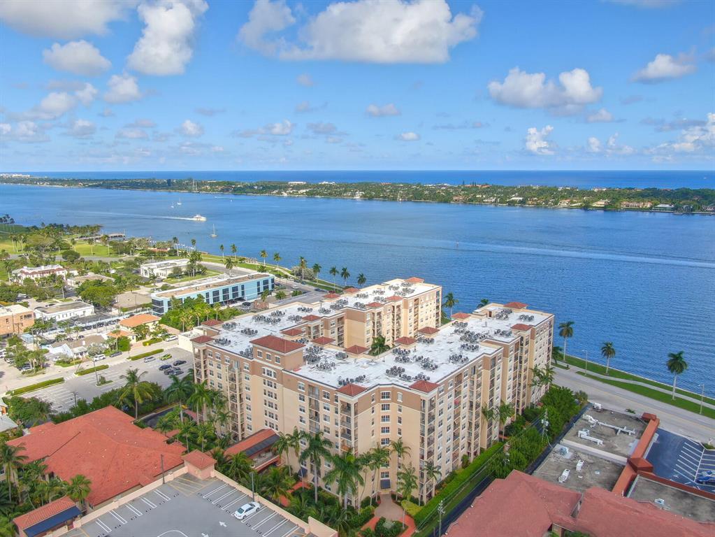 Fantastic one bedroom, one bathroom in sought after Flagler Pointe. Great views of the beautiful tropical interior courtyard, pool and even a look at the intracoastal from your covered balcony. Highlights include brand new carpeting , entire unit freshly painted, crown moldings, 1 garage parking spot and washer/dryer in unit. The building's location is fantastic. Only a short distance to downtown West Palm Beach, 1.1 mile to Clematis Street and close to the Outlet Mall, beaches and airport. Amenities include a resort style swimming pool, 24/7 concierge, exercise room, sauna, whirlpool, poolside bar/BBQ area, business center, bike storage, billiards room and party room.