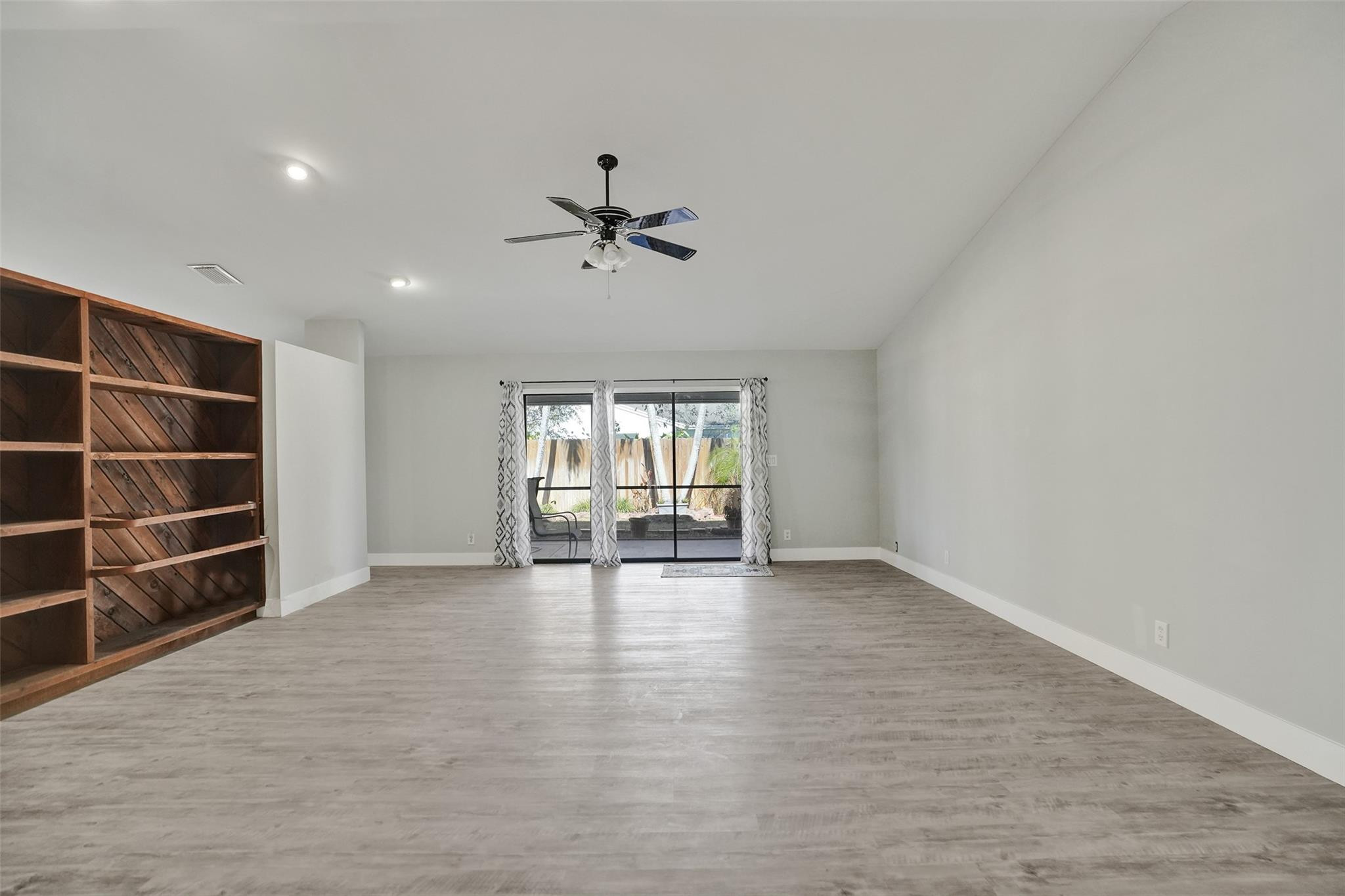 HUNTINGTON WOODS - Residential