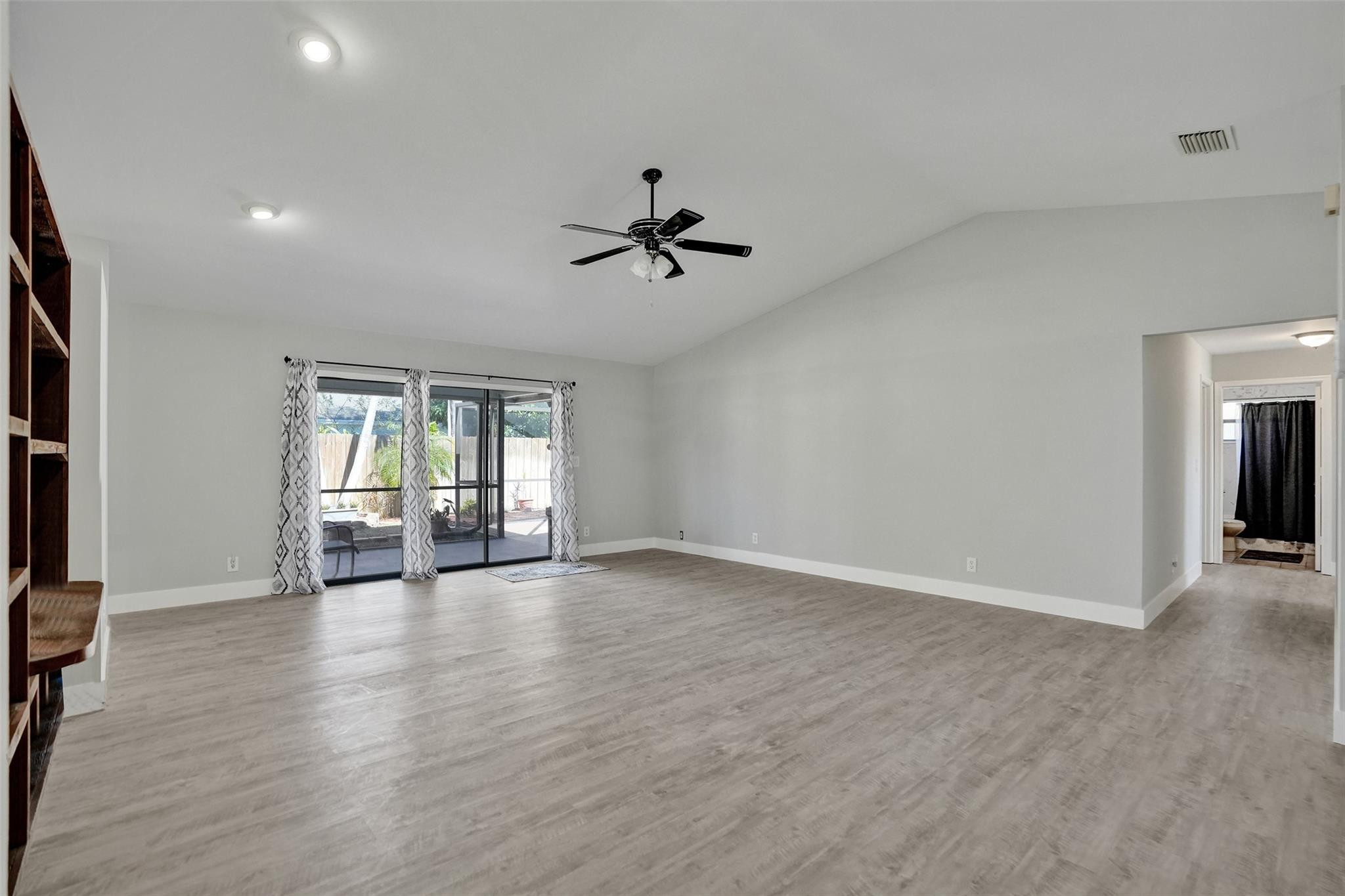 HUNTINGTON WOODS - Residential