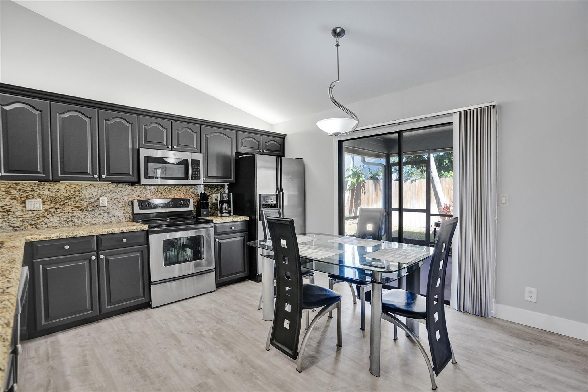 HUNTINGTON WOODS - Residential