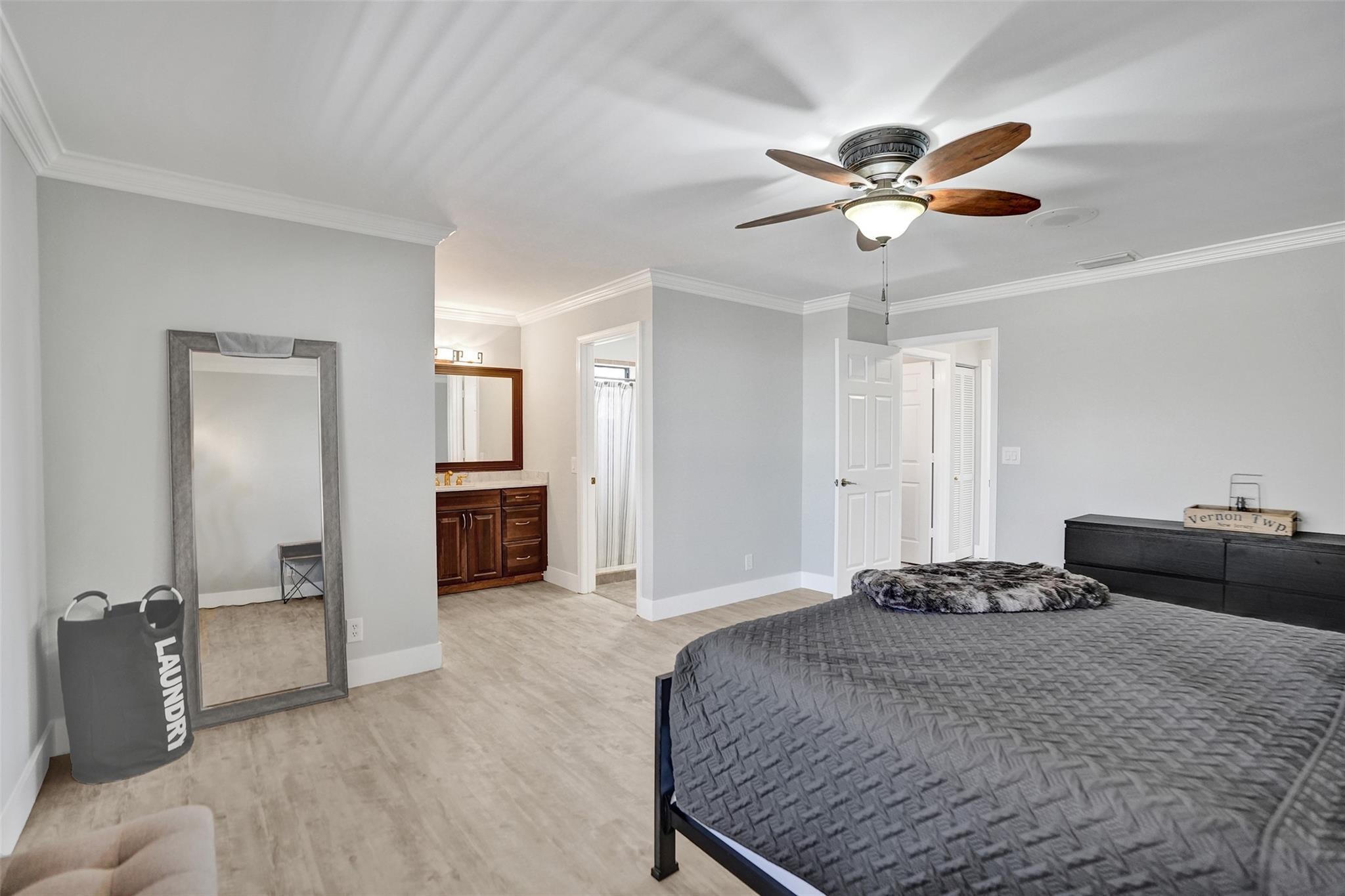 HUNTINGTON WOODS - Residential