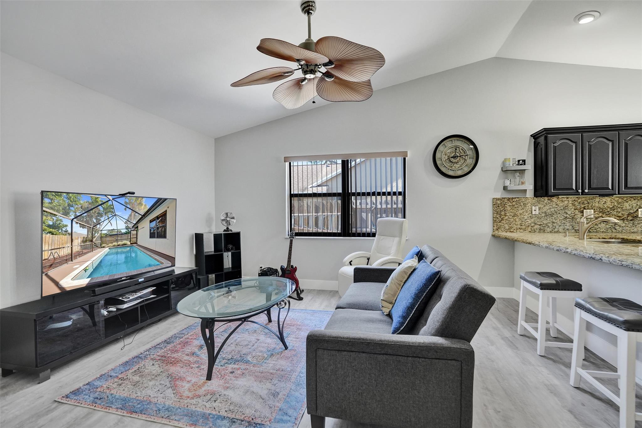 HUNTINGTON WOODS - Residential