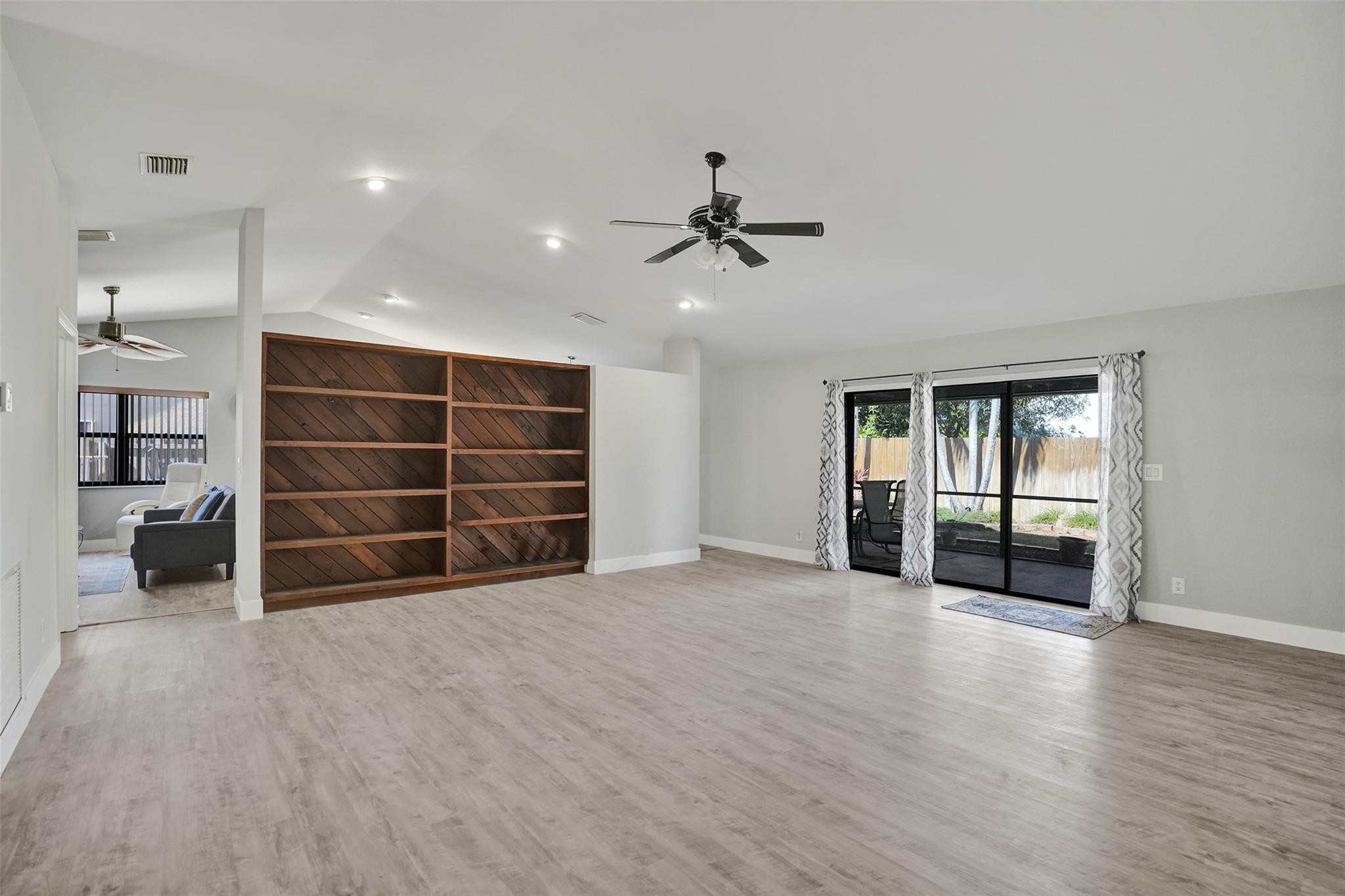 HUNTINGTON WOODS - Residential