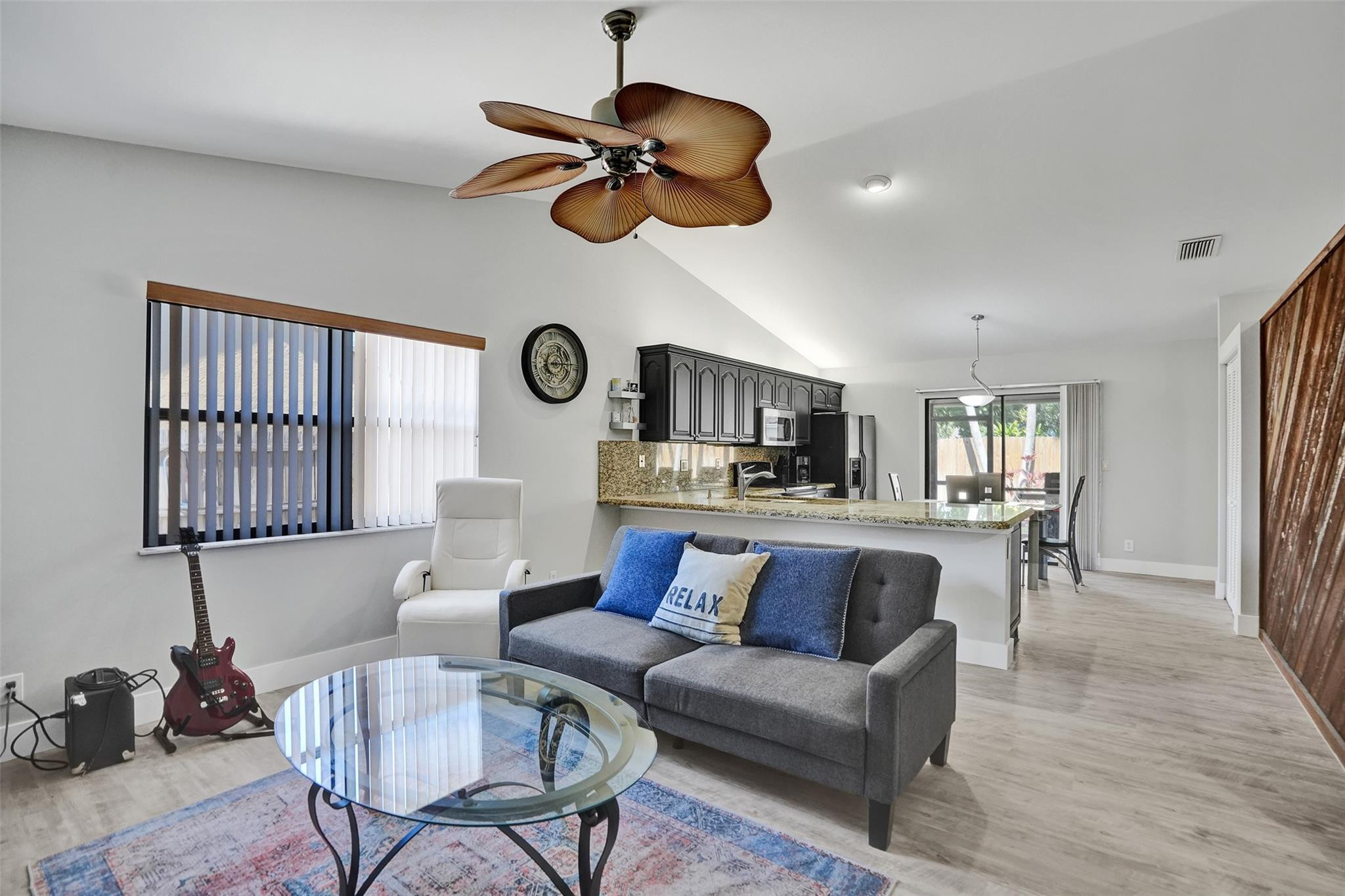 HUNTINGTON WOODS - Residential