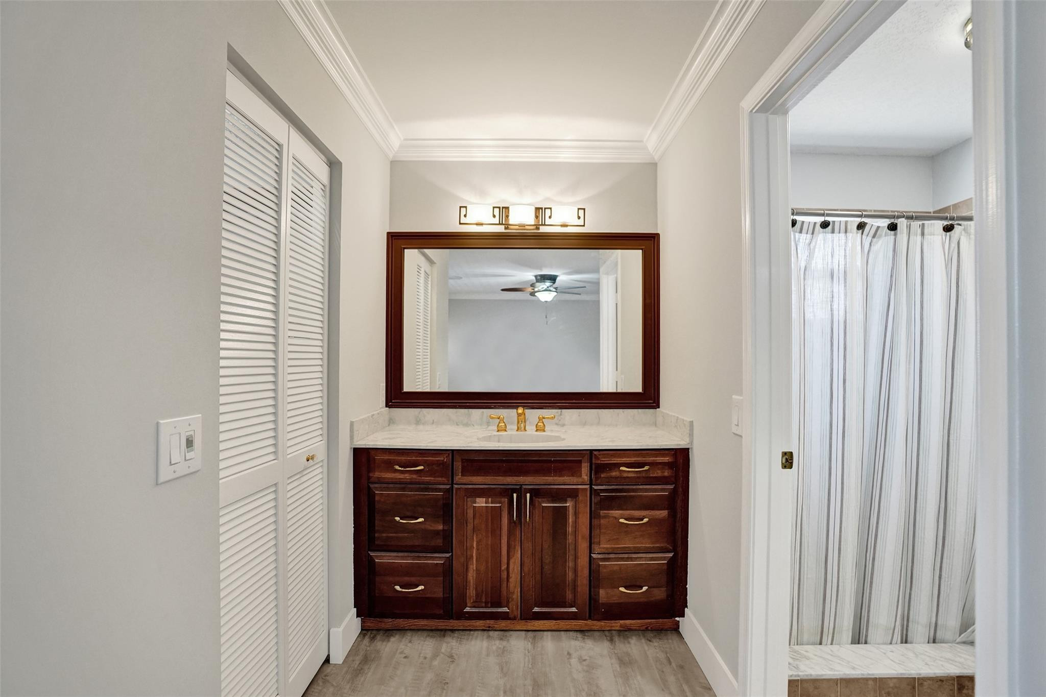 HUNTINGTON WOODS - Residential