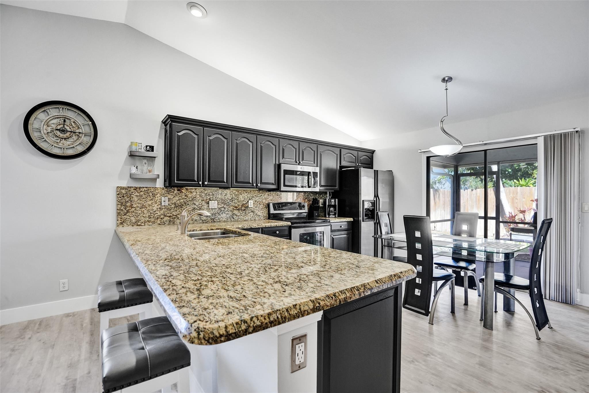 HUNTINGTON WOODS - Residential