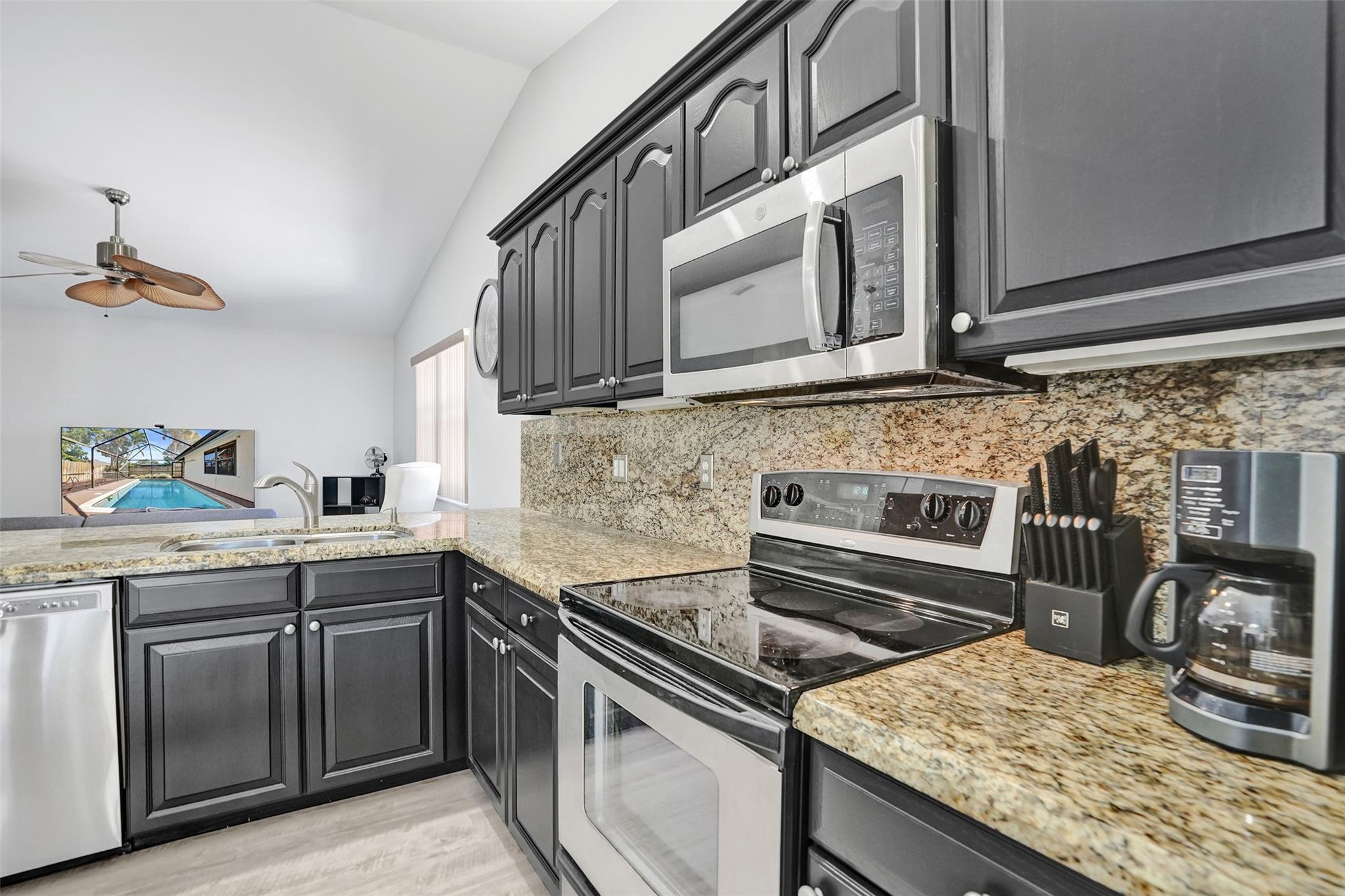 HUNTINGTON WOODS - Residential