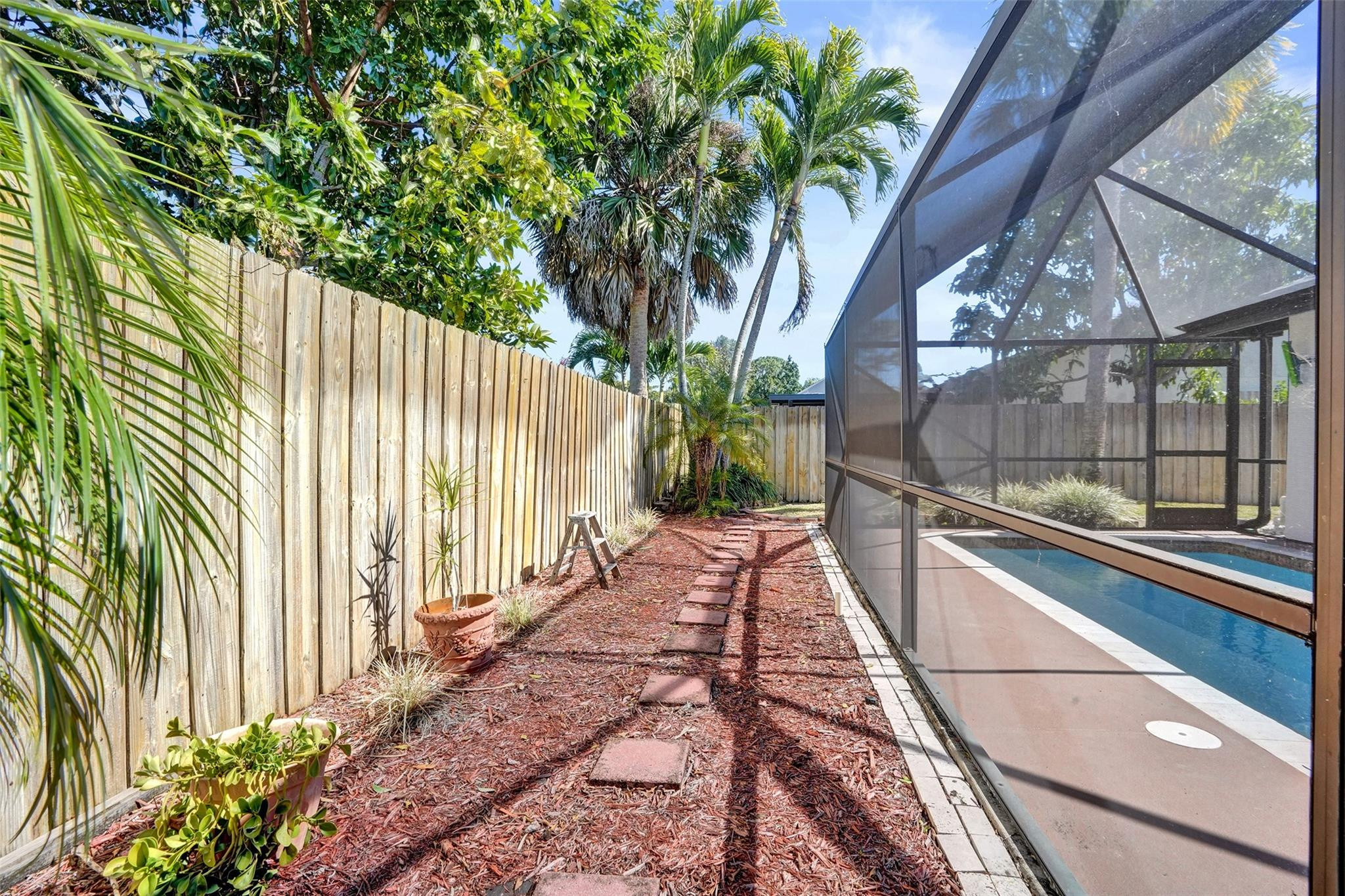 HUNTINGTON WOODS - Residential