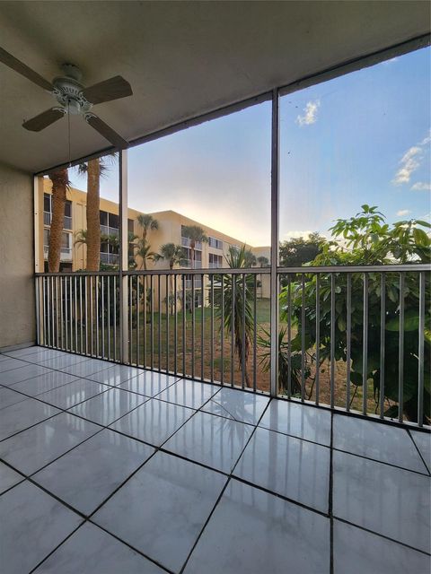 A home in Lauderdale Lakes