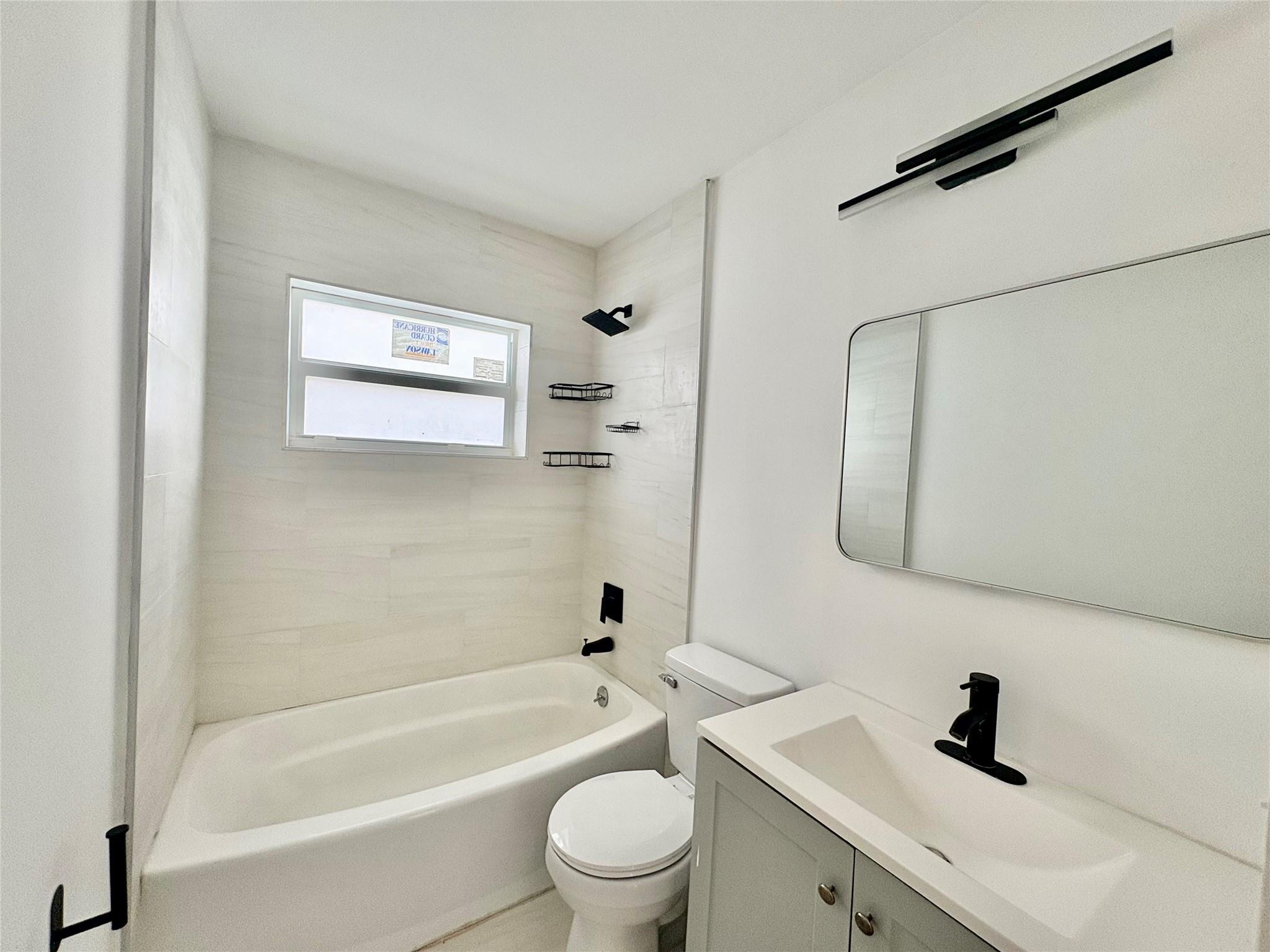 Leslie Patio Homes Sec 04 - Residential Lease