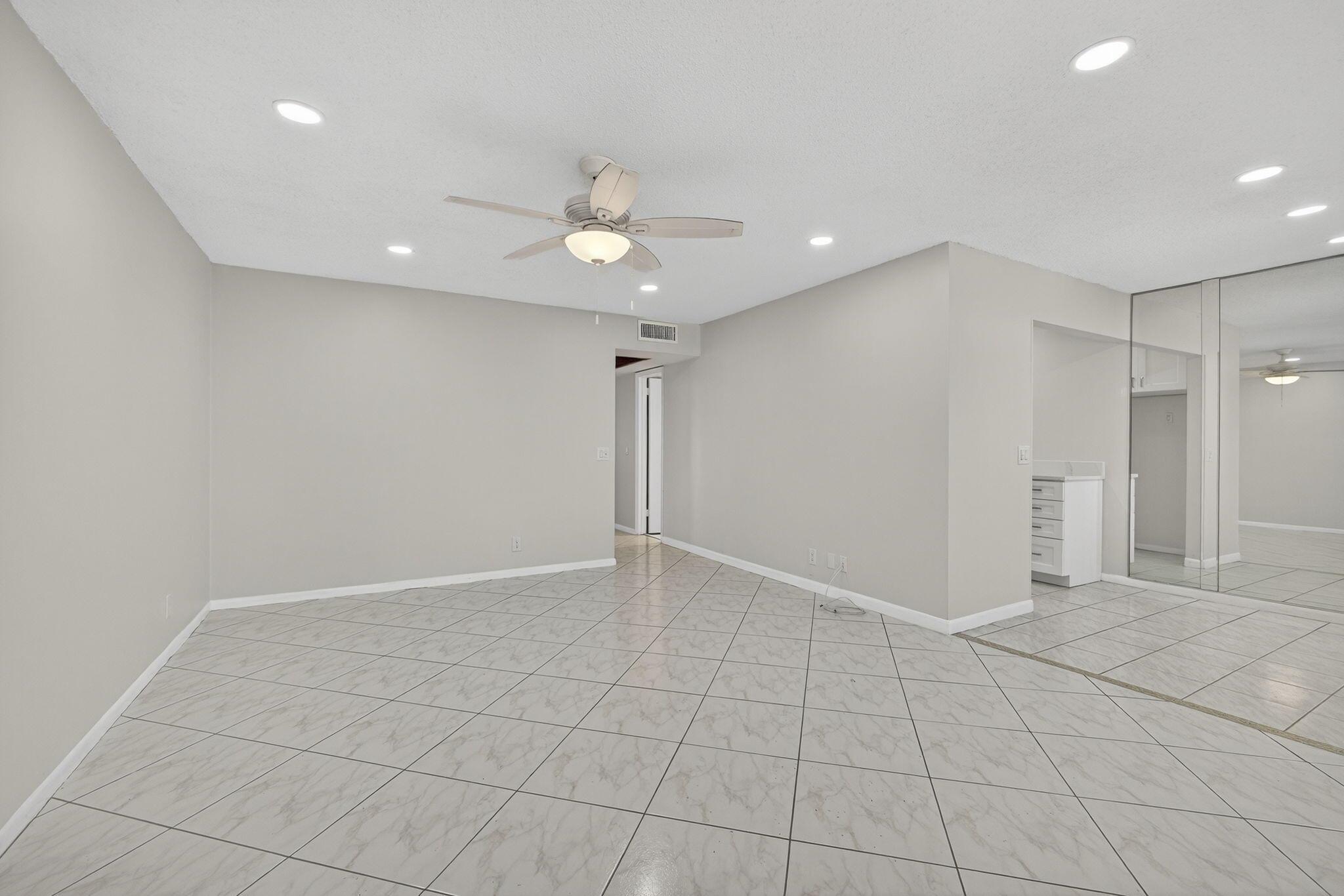 View photos, virtual tours, details... 149 Hastings I