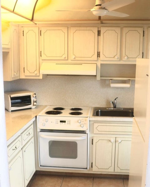 Tiny photo for 2050 NE 39th Street #209w, Lighthouse Point, FL 33064 (MLS # F10555825)