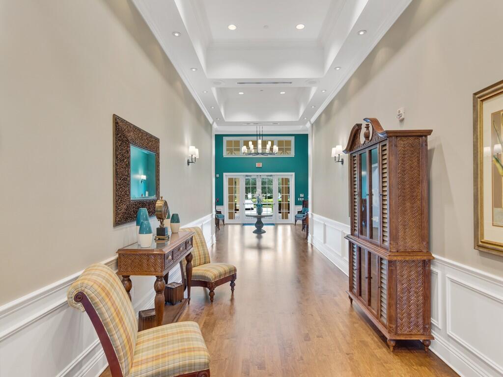 POINTE WEST CENTRAL VILLA - Residential