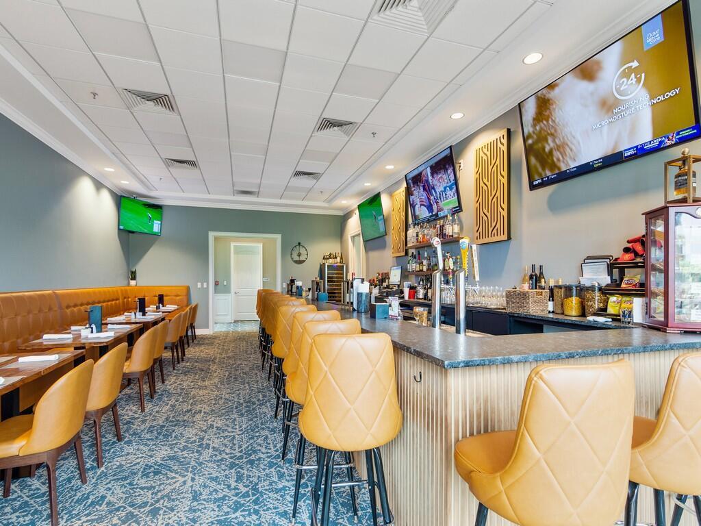 POINTE WEST CENTRAL VILLA - Residential