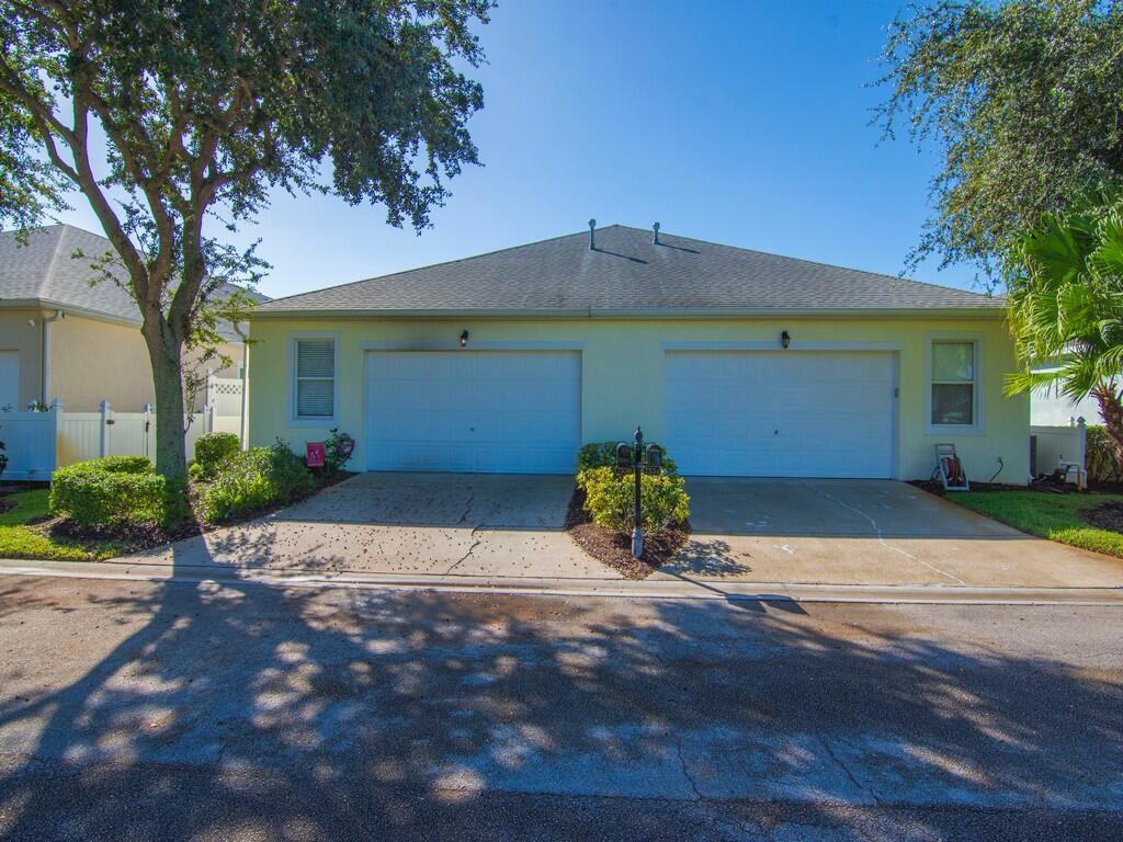 POINTE WEST CENTRAL VILLA - Residential