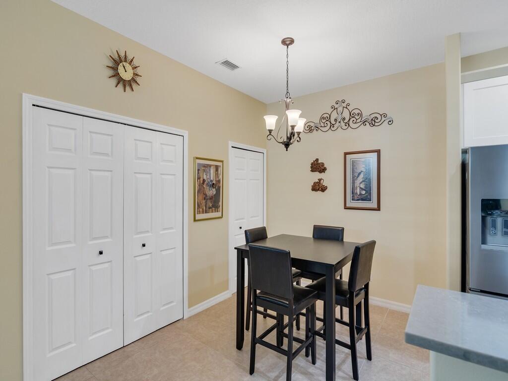 POINTE WEST CENTRAL VILLA - Residential