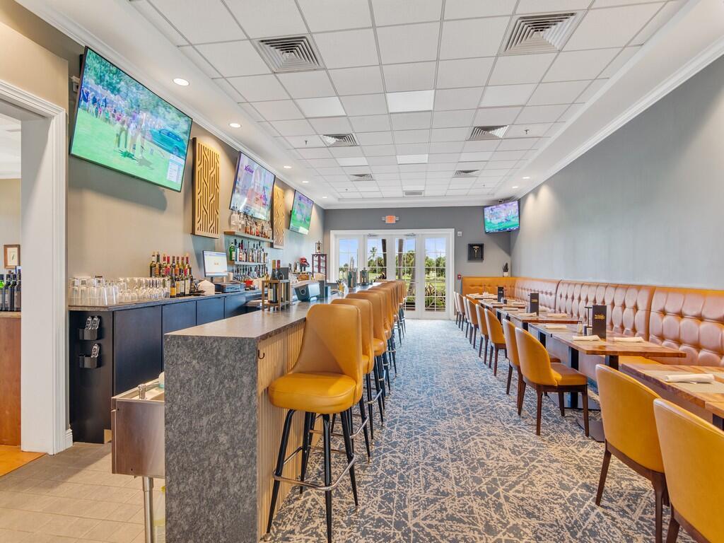 POINTE WEST CENTRAL VILLA - Residential