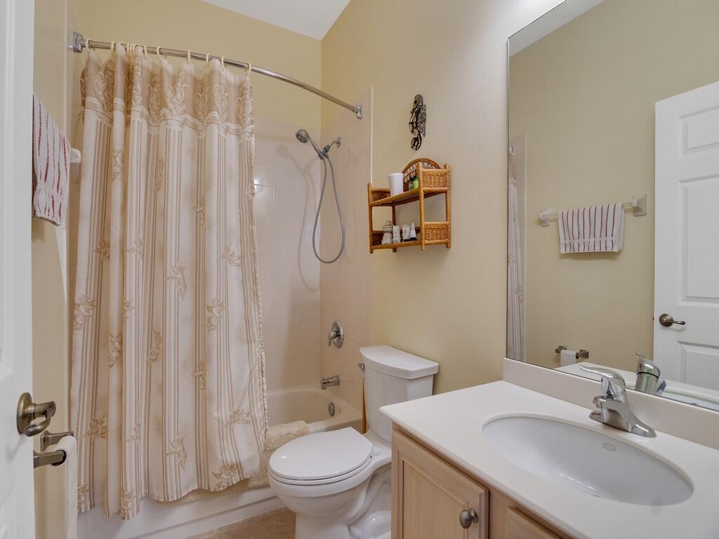 POINTE WEST CENTRAL VILLA - Residential