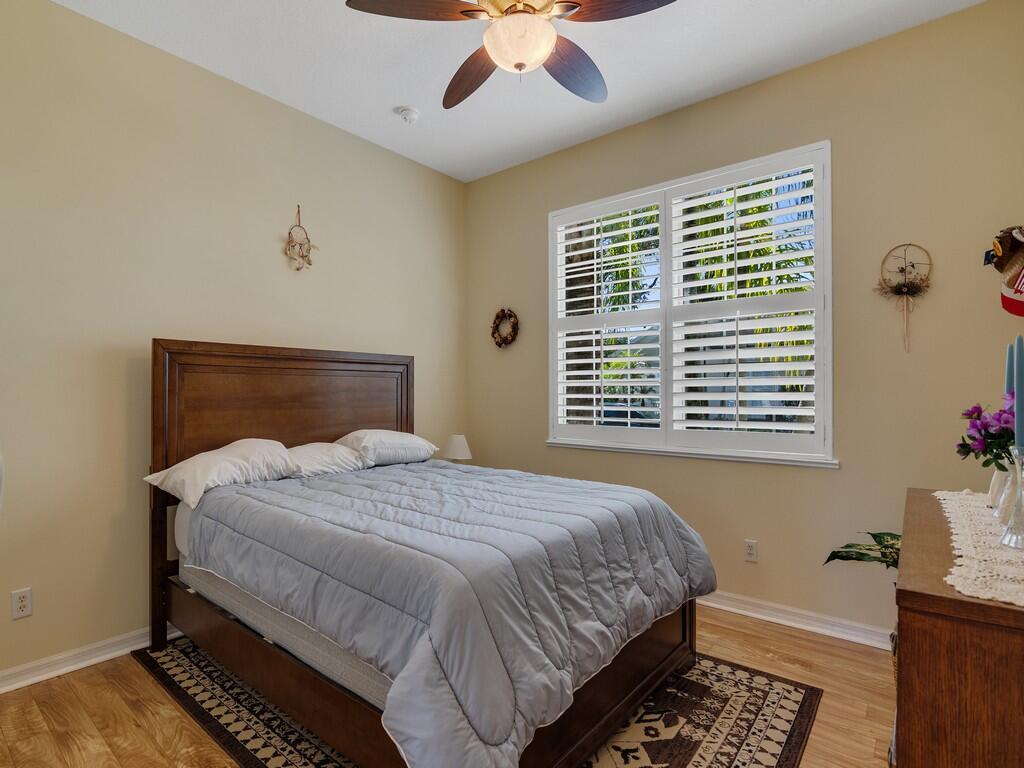 POINTE WEST CENTRAL VILLA - Residential