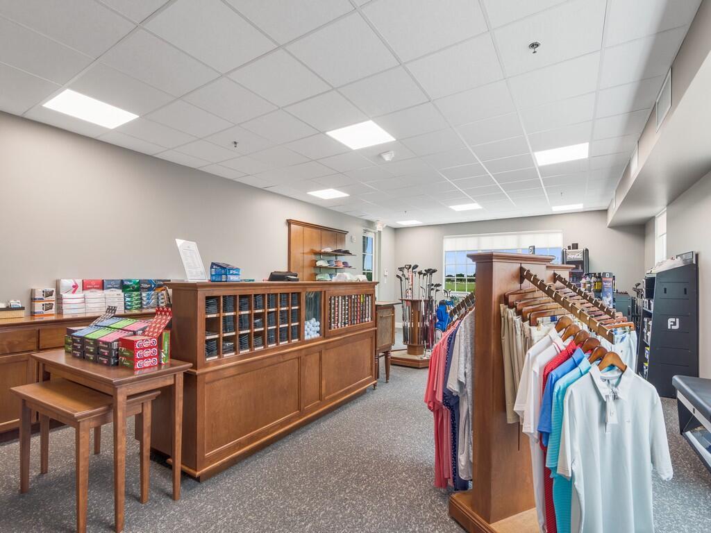 POINTE WEST CENTRAL VILLA - Residential