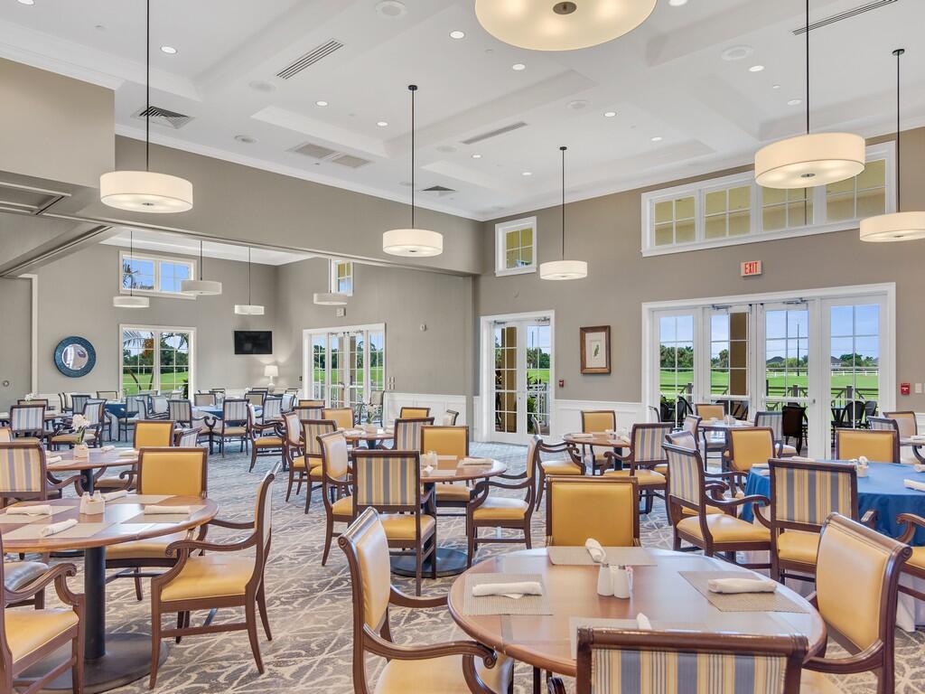 POINTE WEST CENTRAL VILLA - Residential