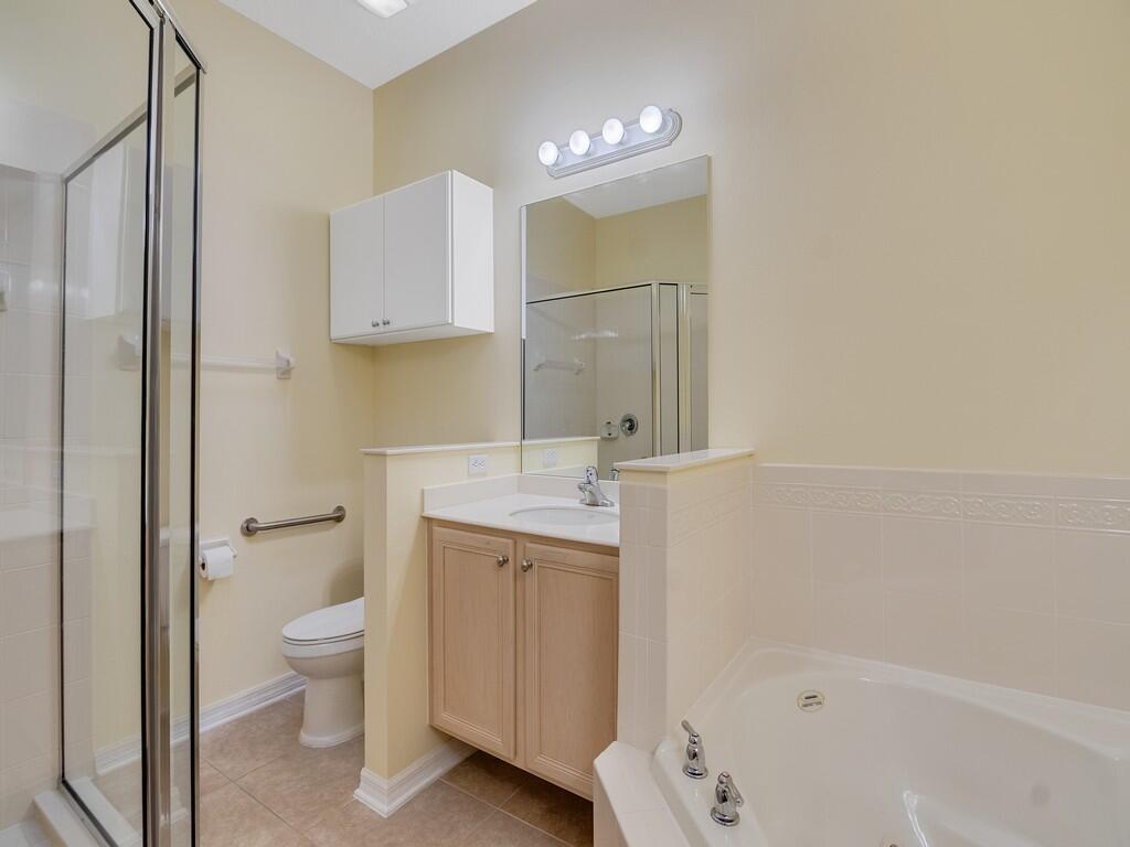 POINTE WEST CENTRAL VILLA - Residential