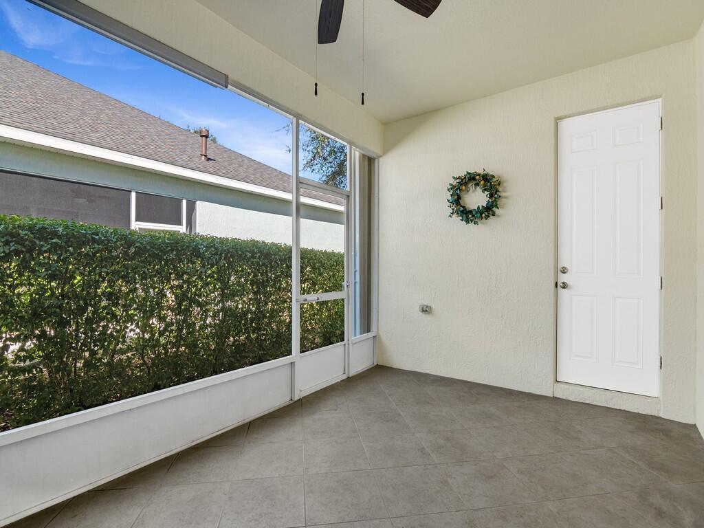 POINTE WEST CENTRAL VILLA - Residential