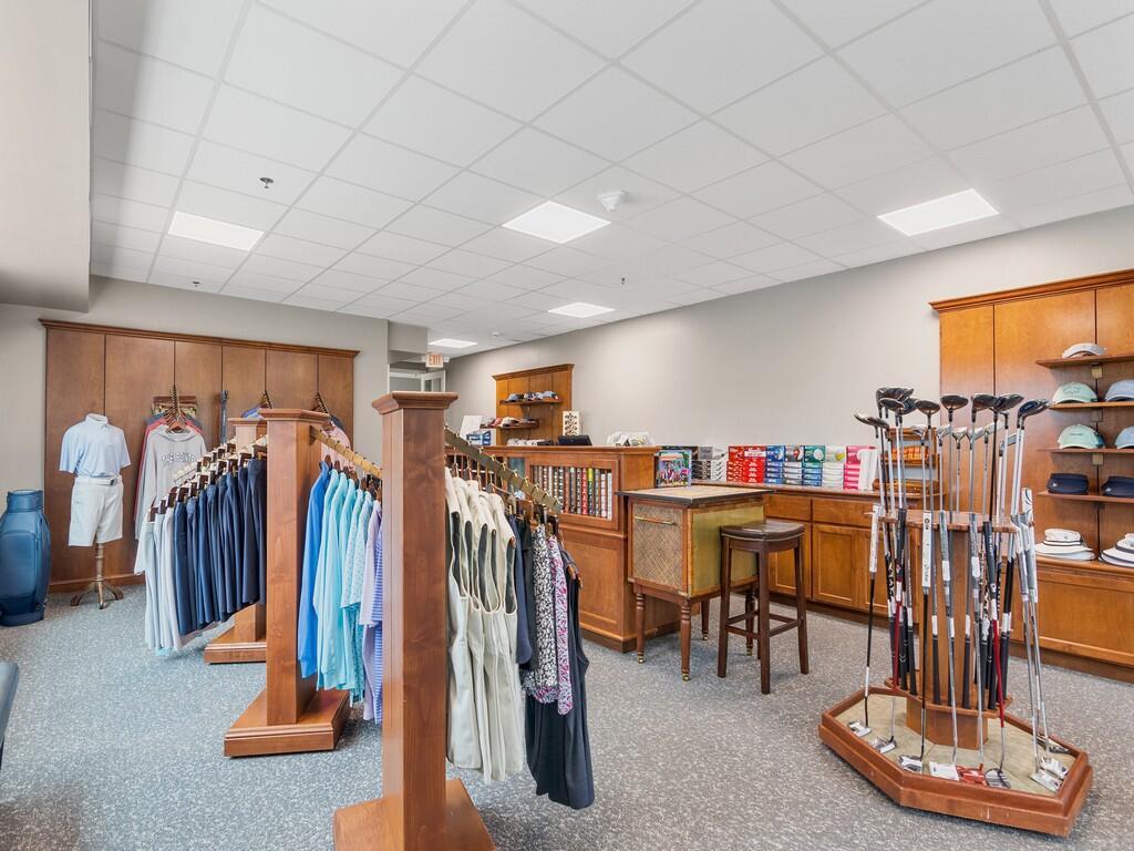 POINTE WEST CENTRAL VILLA - Residential