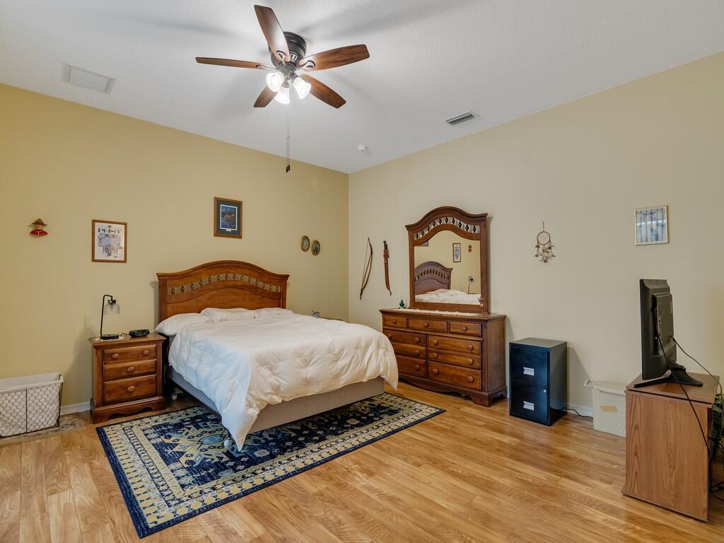 POINTE WEST CENTRAL VILLA - Residential