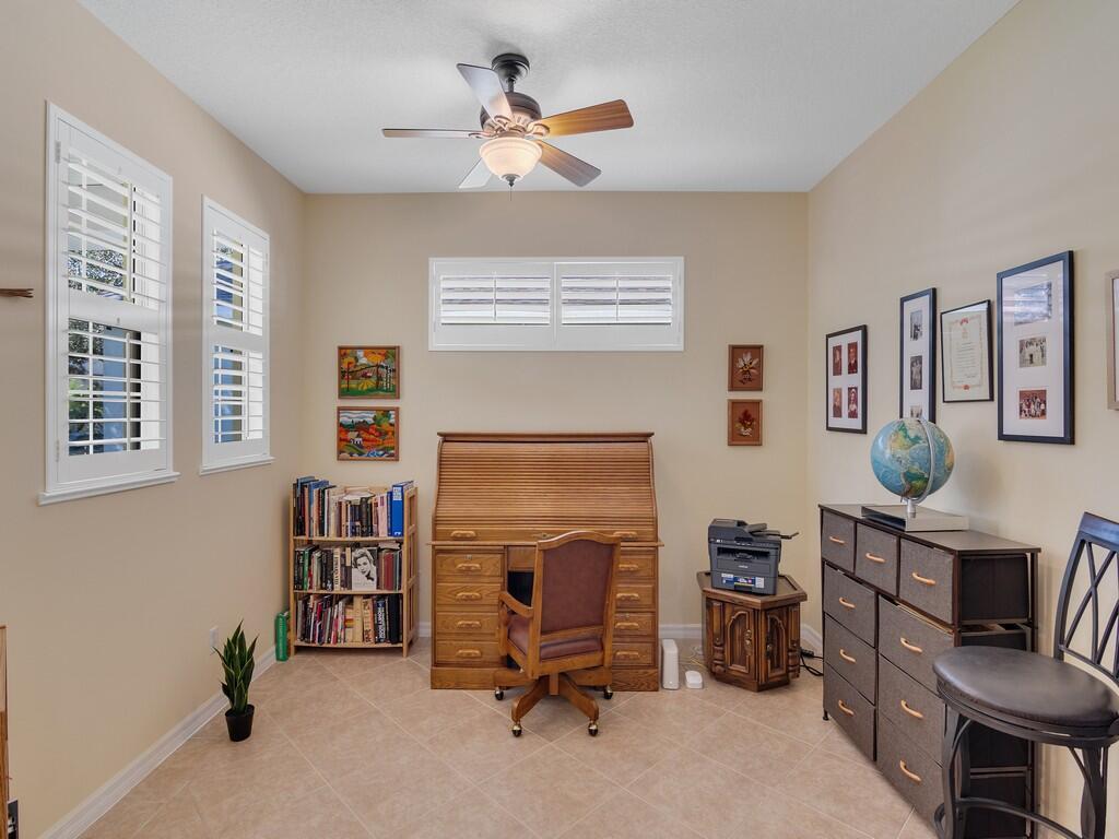 POINTE WEST CENTRAL VILLA - Residential